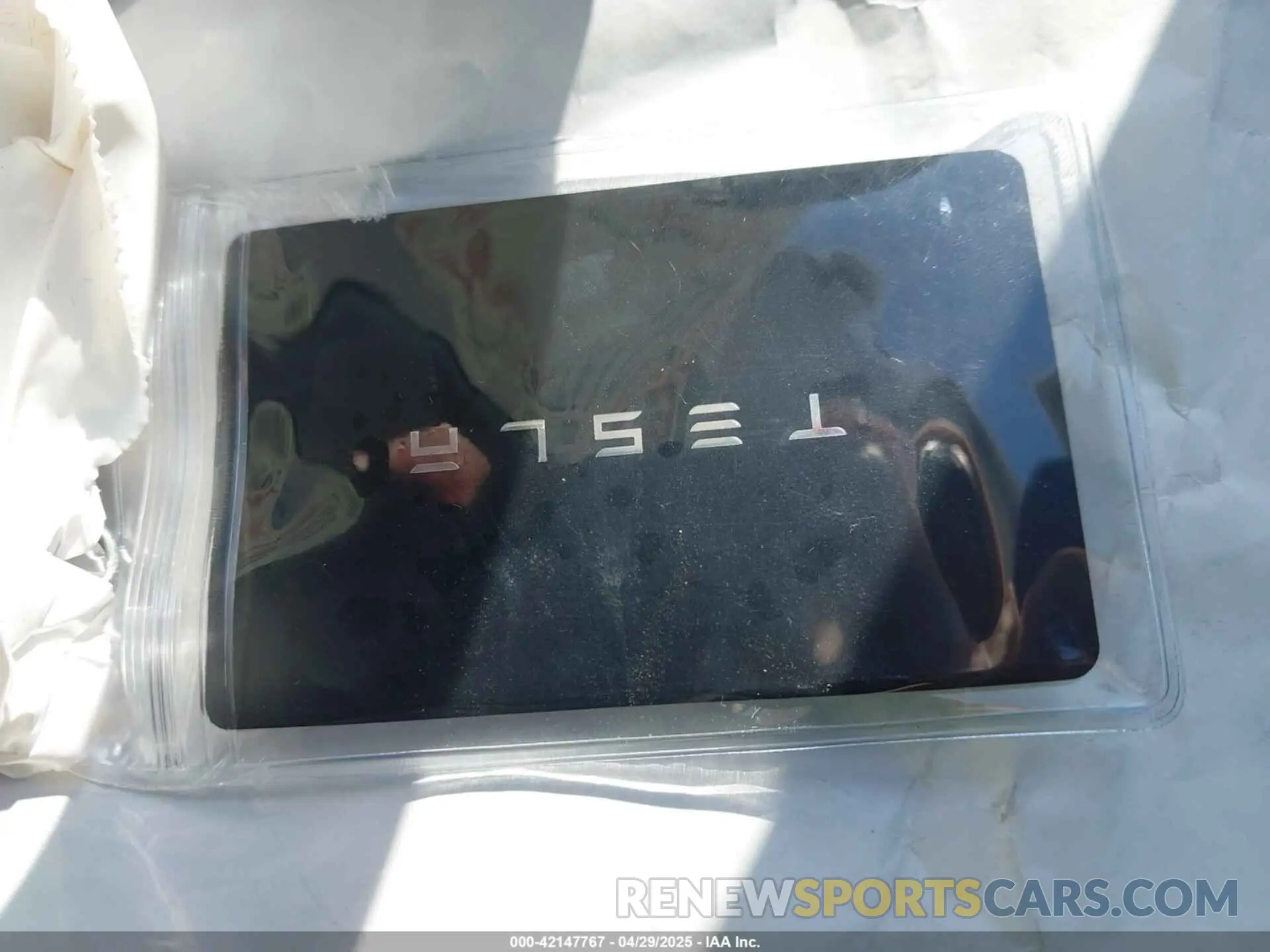 11 Photograph of a damaged car 5YJ3E1EA0RF752172 TESLA MODEL 3 2024