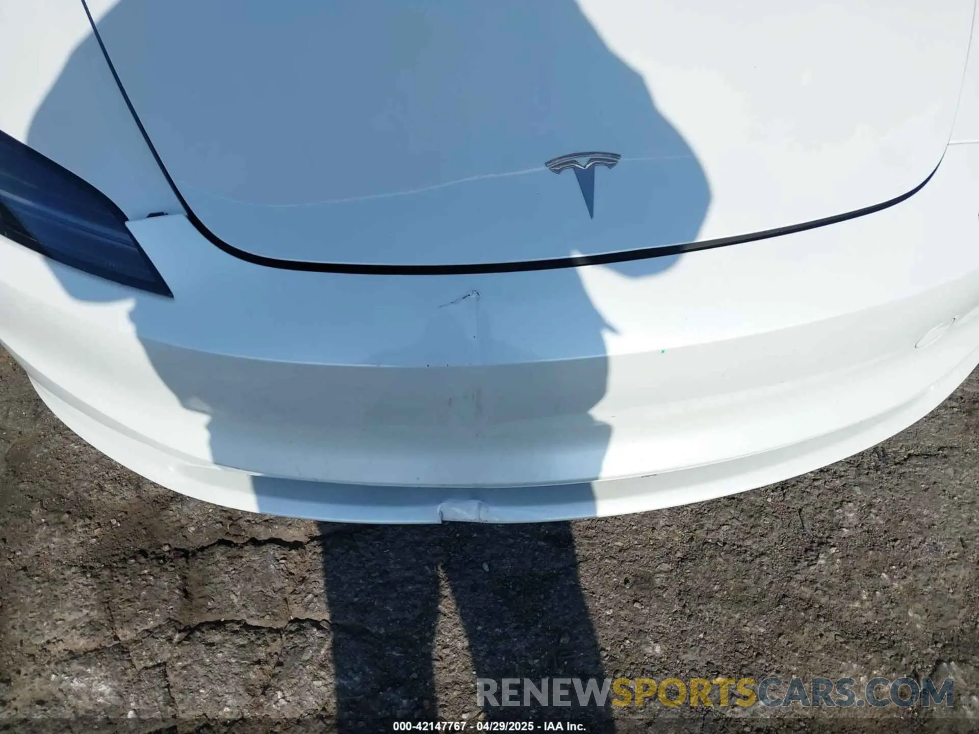 6 Photograph of a damaged car 5YJ3E1EA0RF752172 TESLA MODEL 3 2024