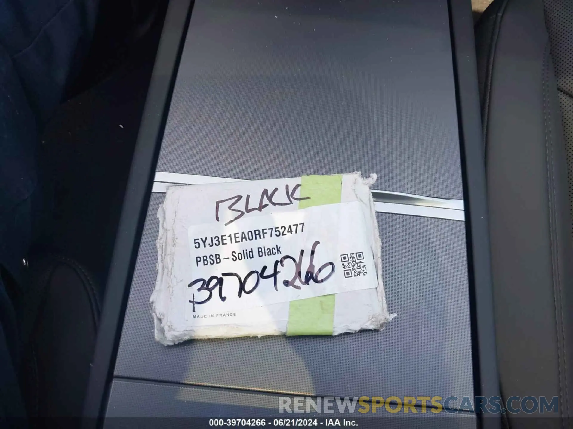 11 Photograph of a damaged car 5YJ3E1EA0RF752477 TESLA MODEL 3 2024