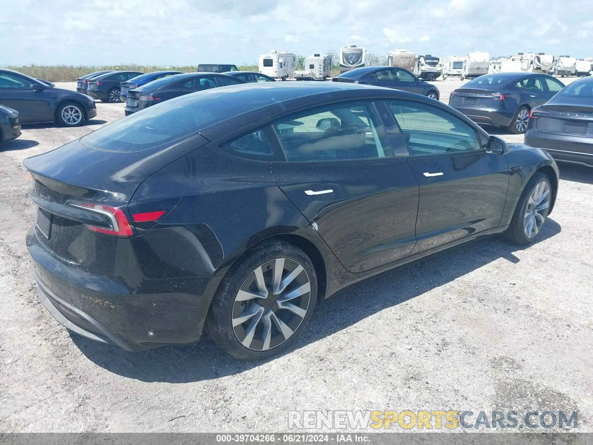 4 Photograph of a damaged car 5YJ3E1EA0RF752477 TESLA MODEL 3 2024