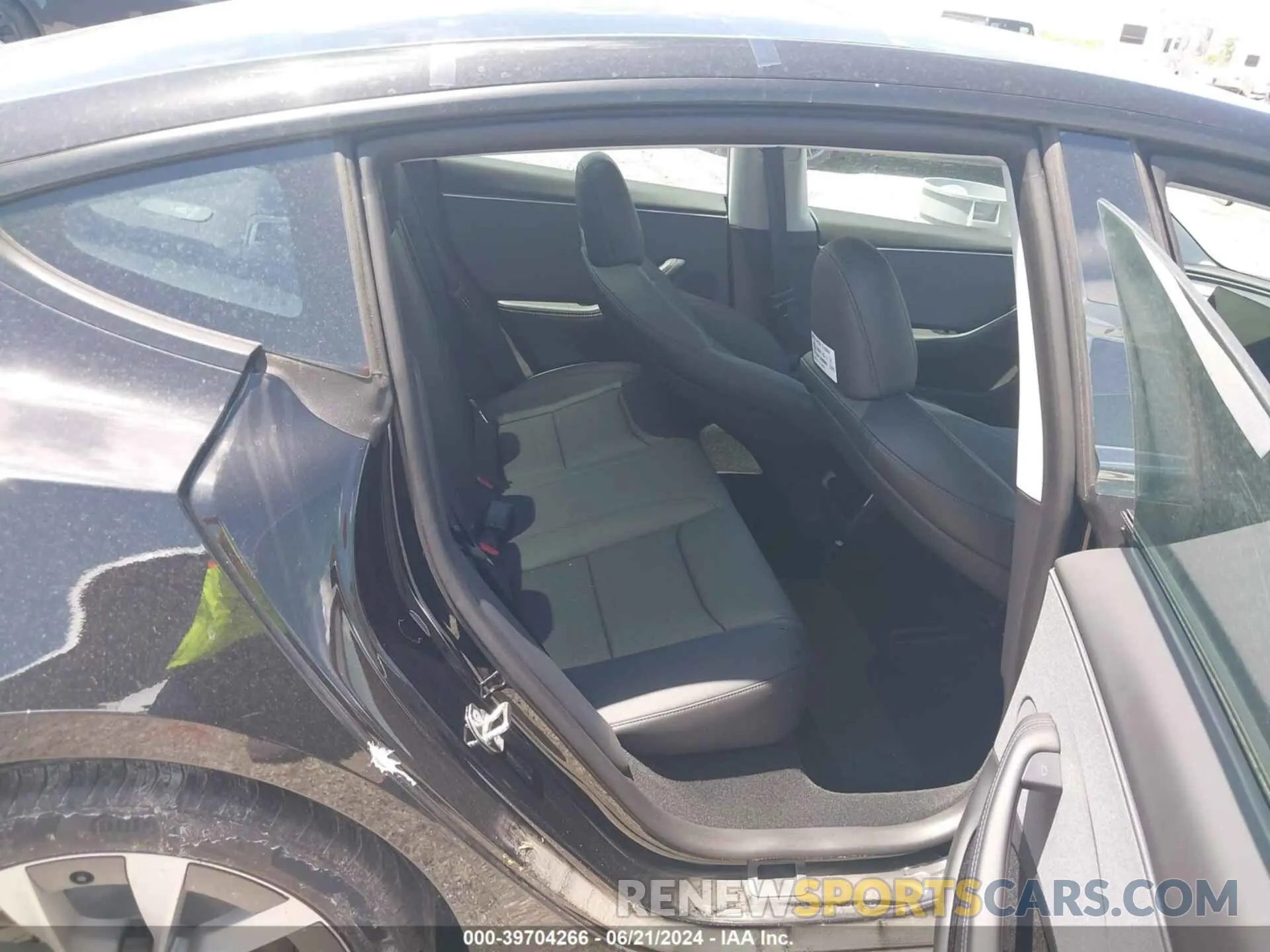 8 Photograph of a damaged car 5YJ3E1EA0RF752477 TESLA MODEL 3 2024