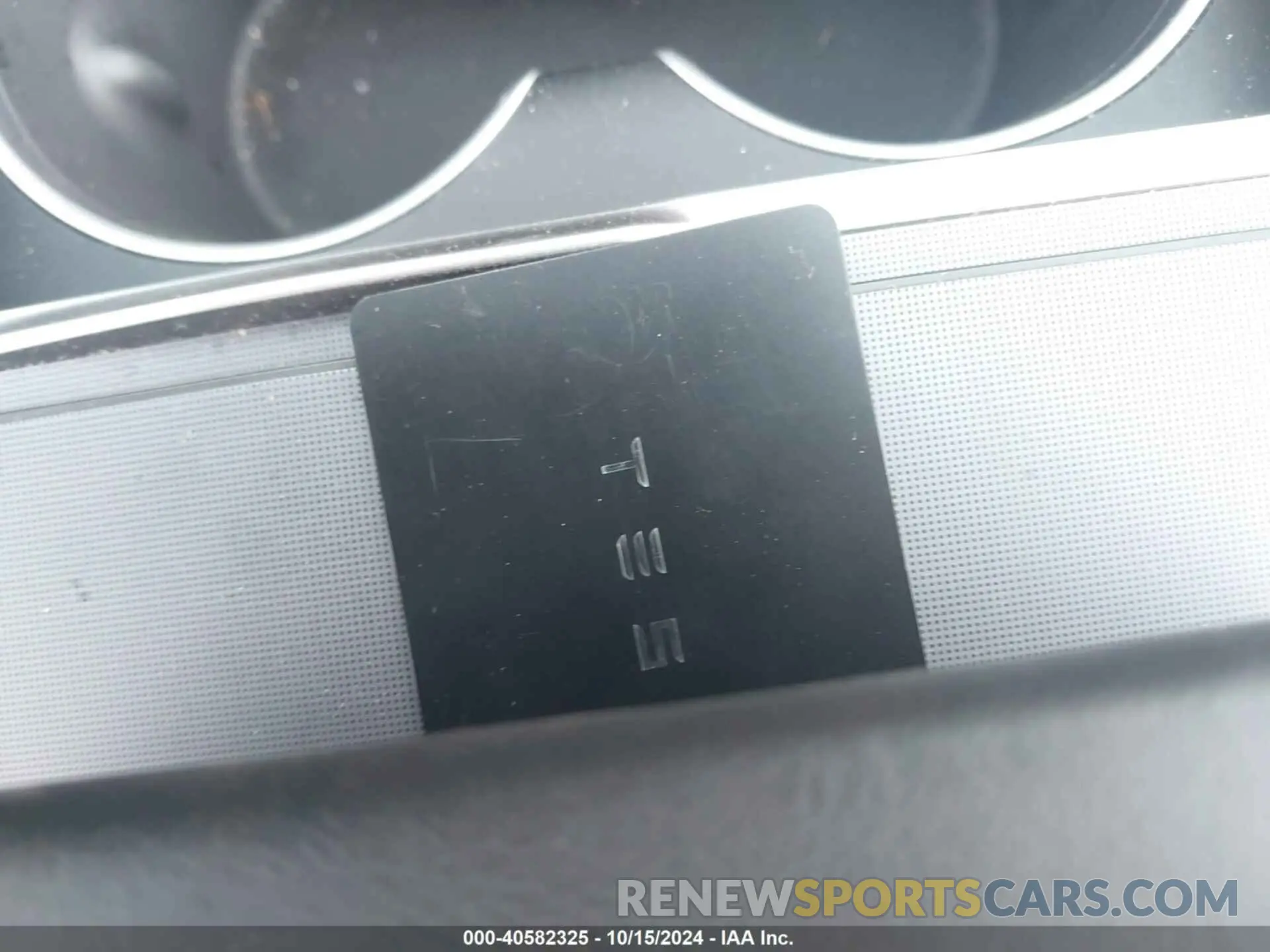11 Photograph of a damaged car 5YJ3E1EA0RF767352 TESLA MODEL 3 2024
