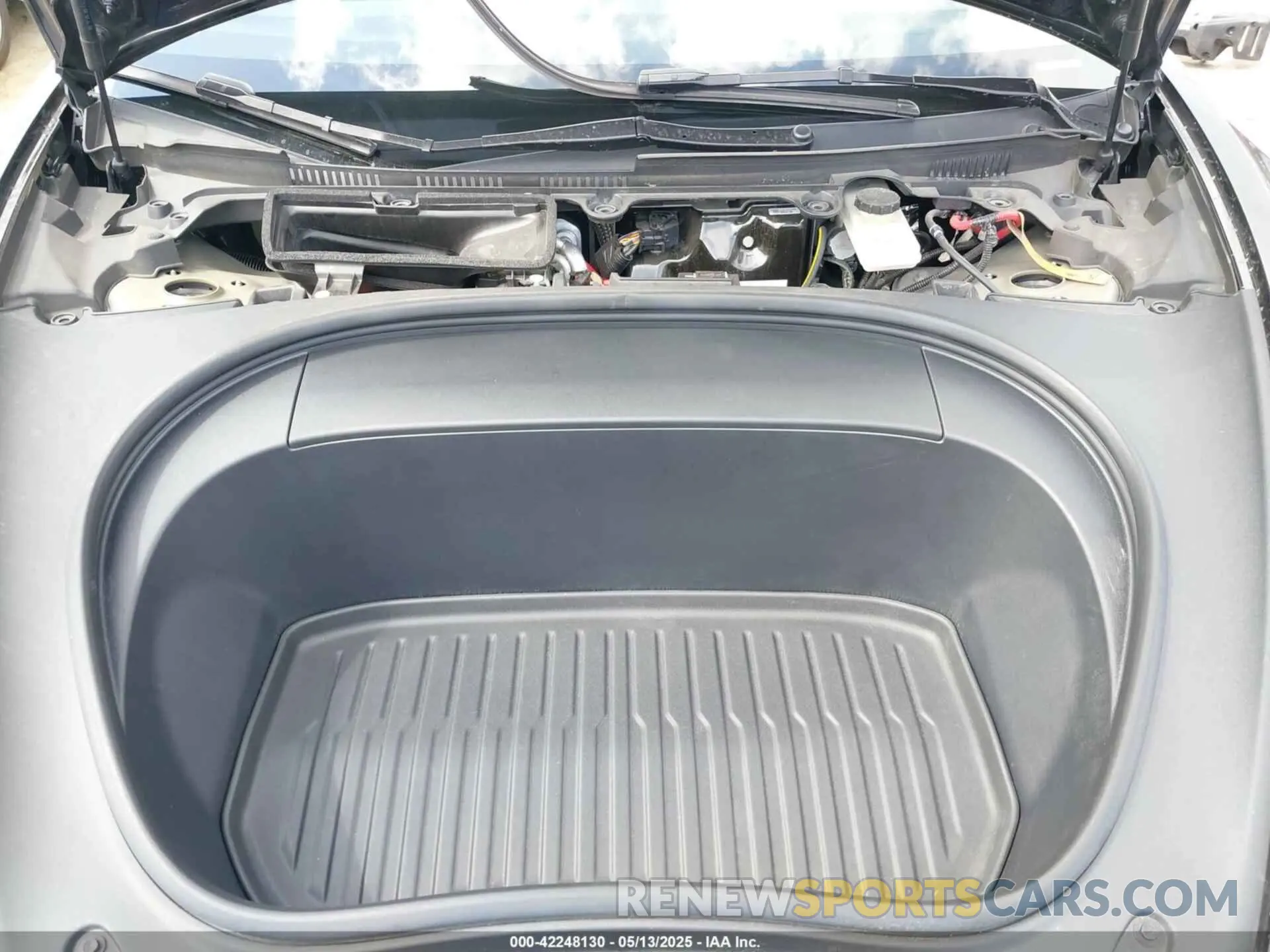 10 Photograph of a damaged car 5YJ3E1EA0RF782725 TESLA MODEL 3 2024