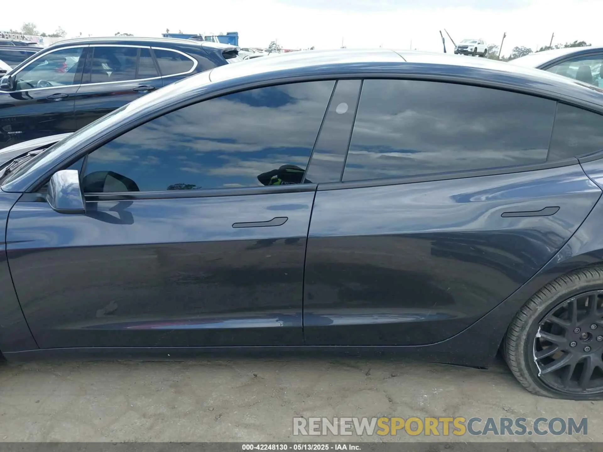 14 Photograph of a damaged car 5YJ3E1EA0RF782725 TESLA MODEL 3 2024