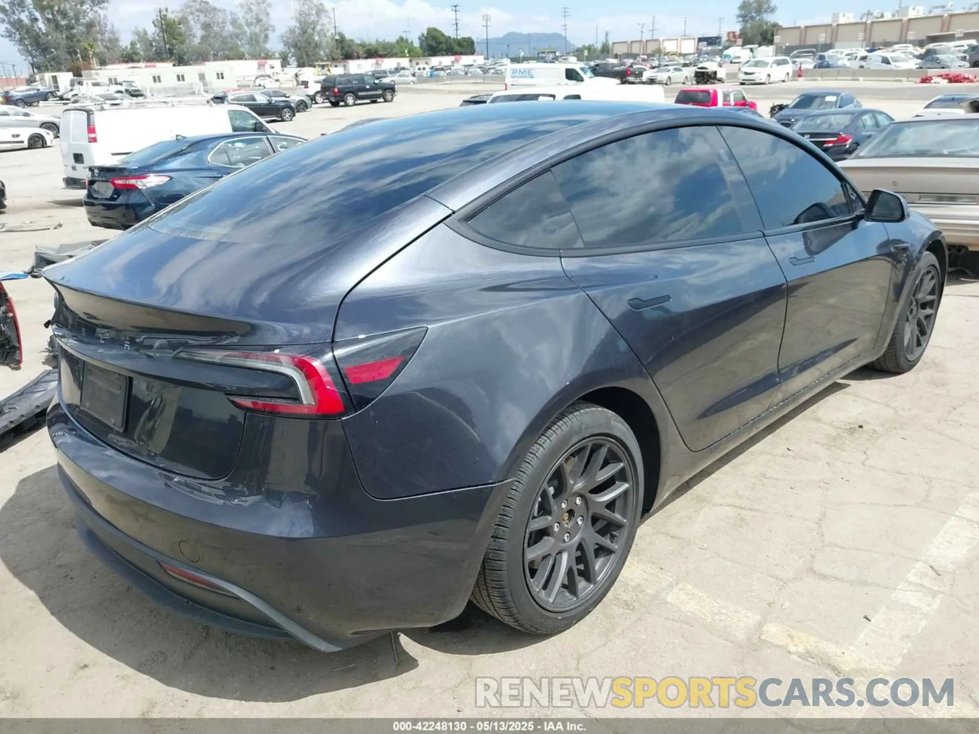 4 Photograph of a damaged car 5YJ3E1EA0RF782725 TESLA MODEL 3 2024