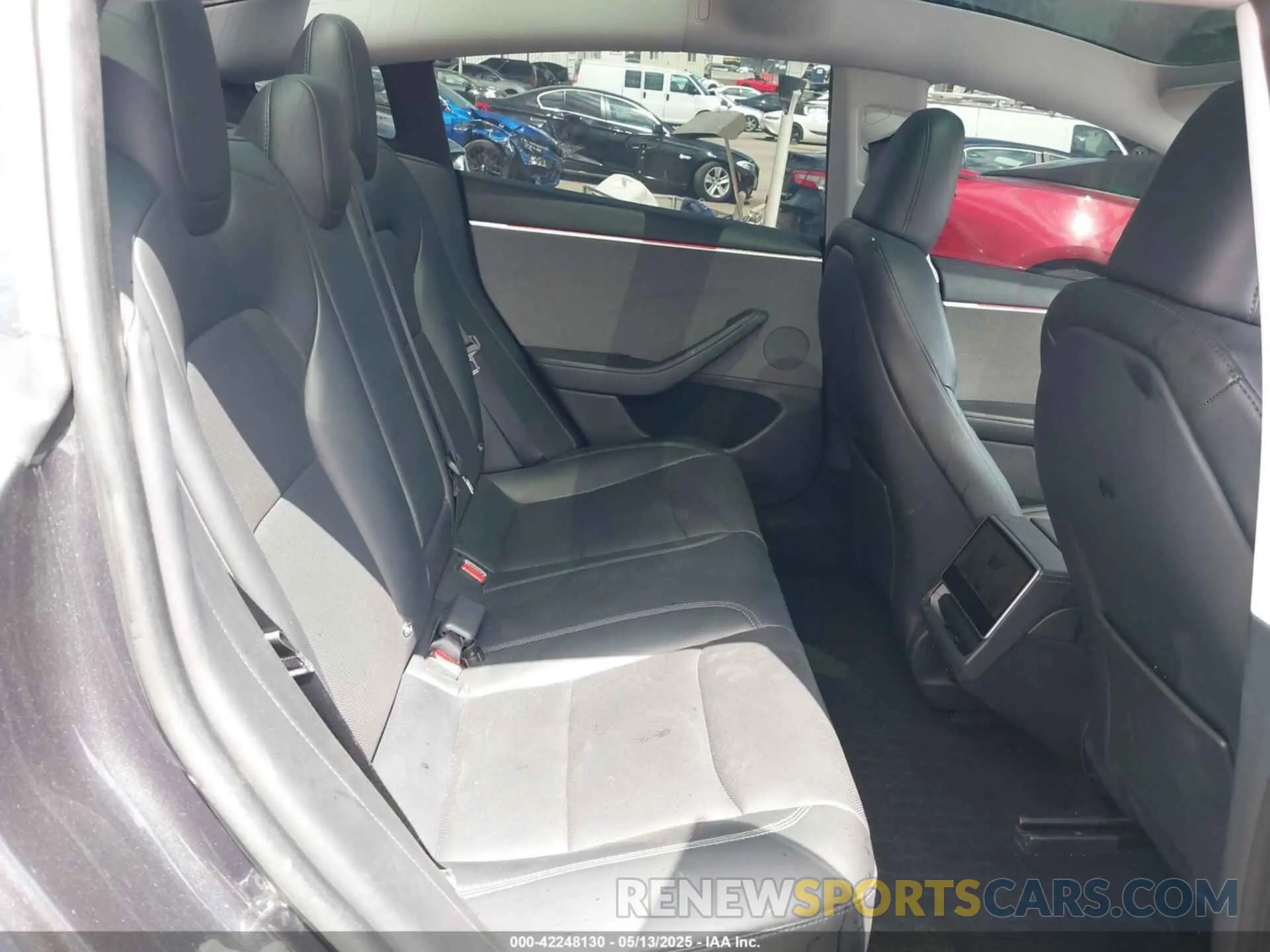8 Photograph of a damaged car 5YJ3E1EA0RF782725 TESLA MODEL 3 2024