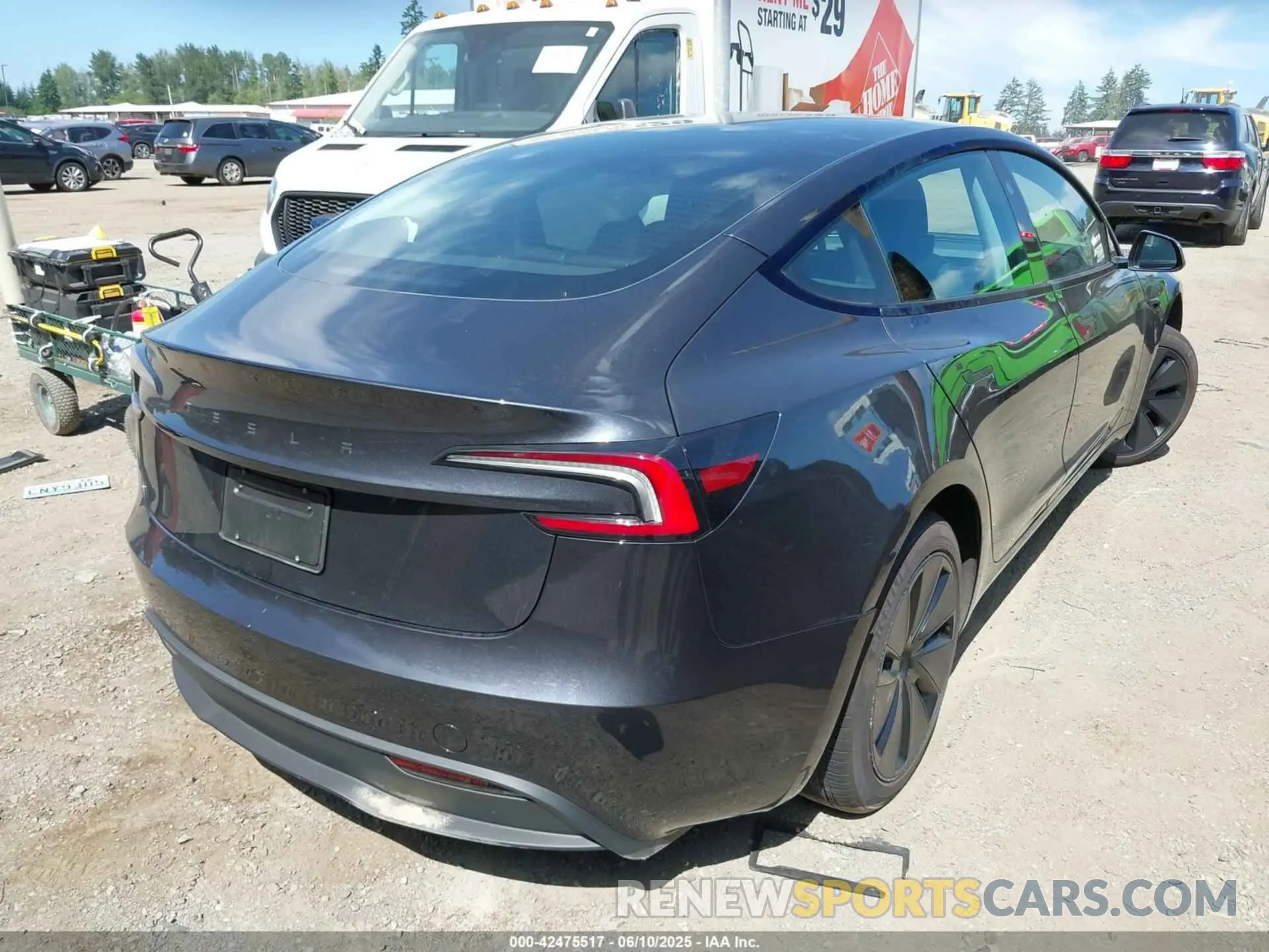 4 Photograph of a damaged car 5YJ3E1EA0RF823760 TESLA MODEL 3 2024