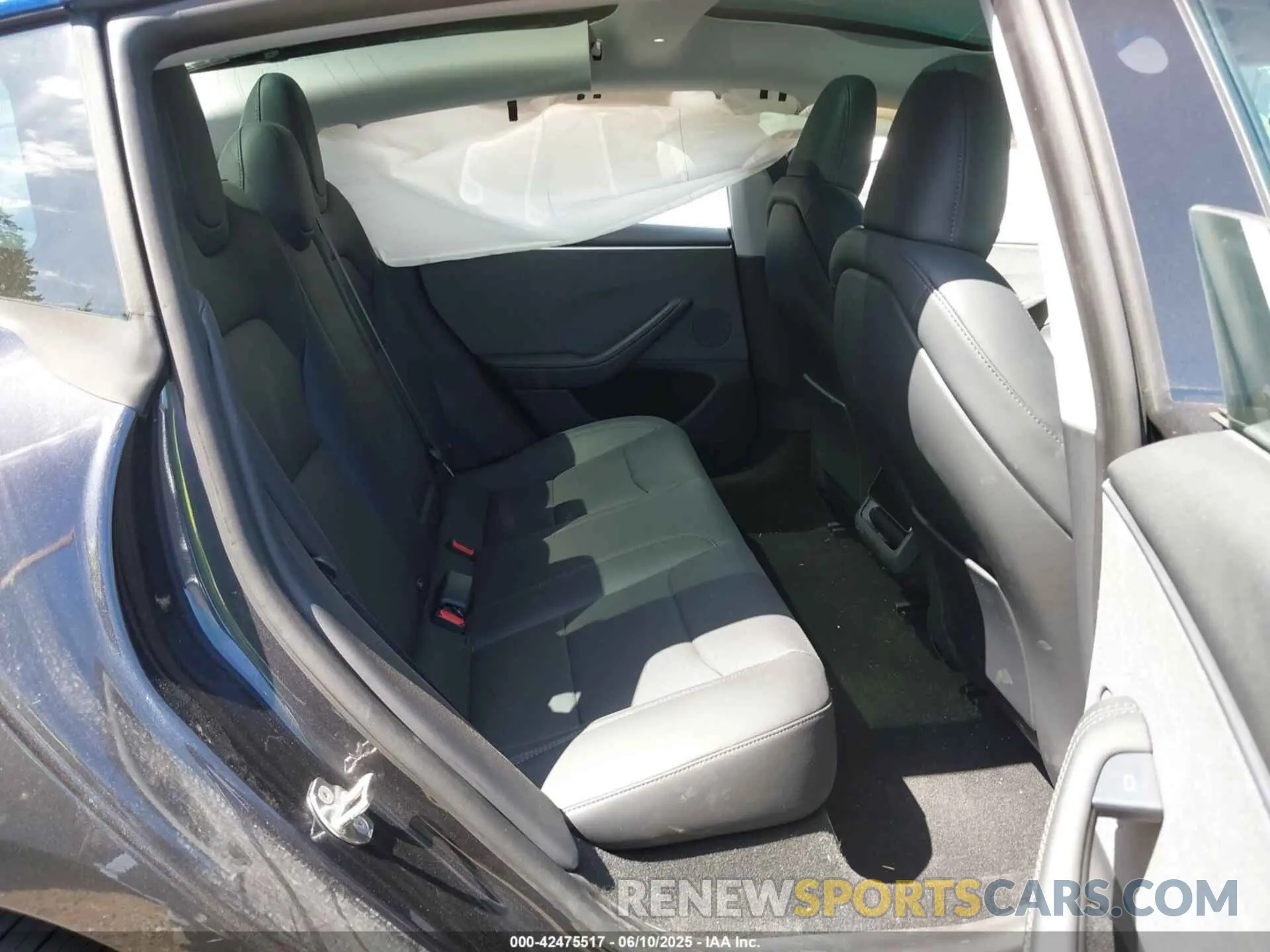 8 Photograph of a damaged car 5YJ3E1EA0RF823760 TESLA MODEL 3 2024