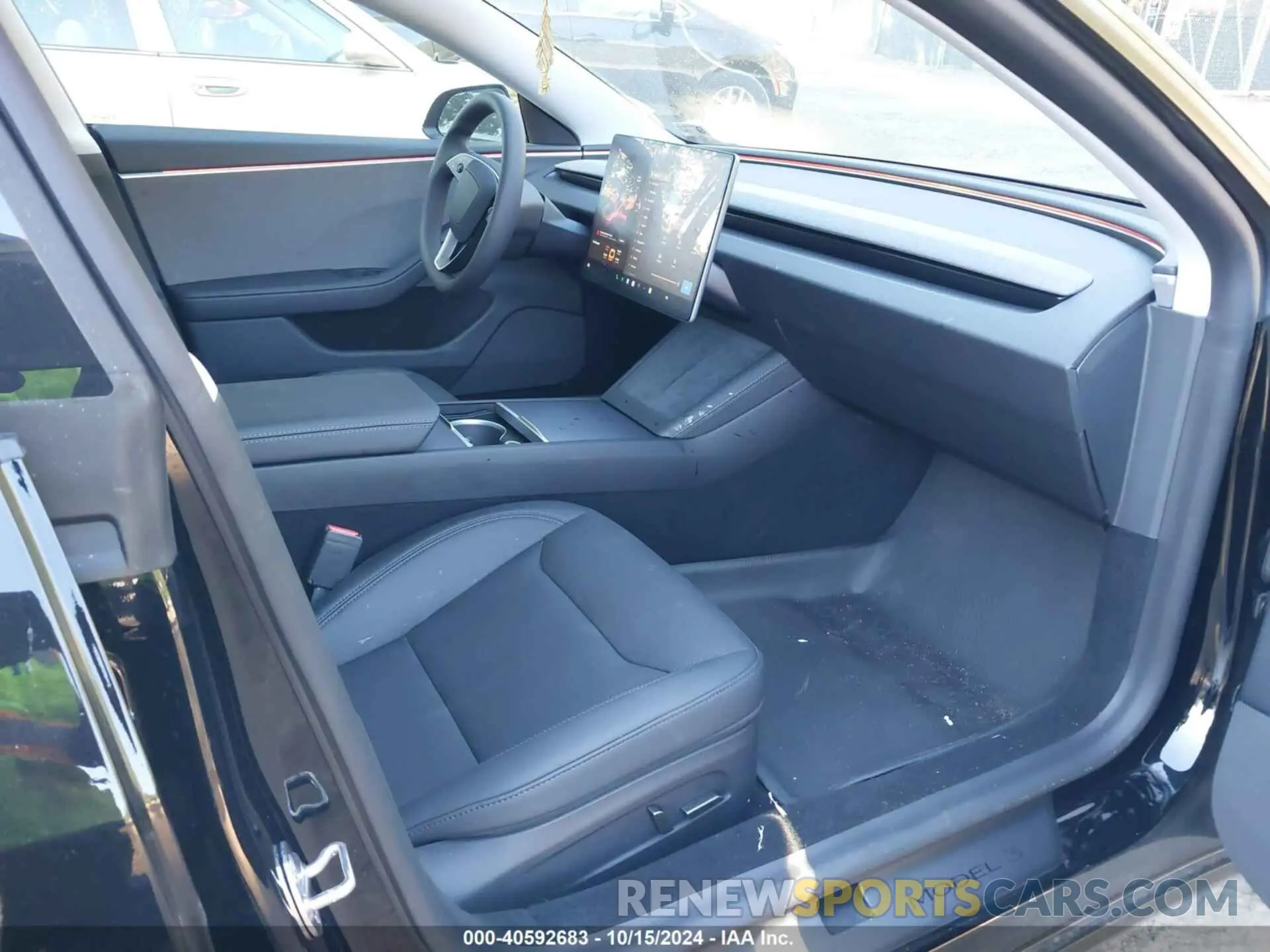 5 Photograph of a damaged car 5YJ3E1EA0RF843569 TESLA MODEL 3 2024