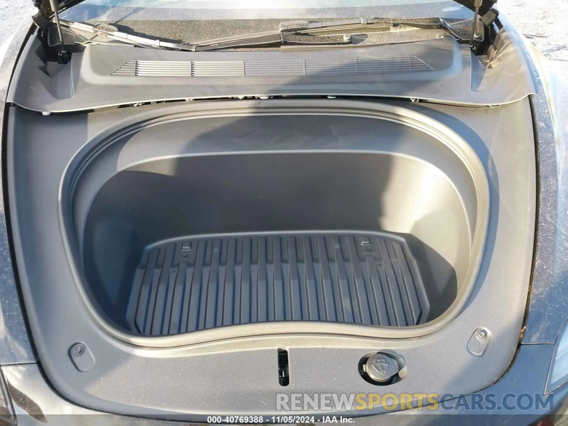 10 Photograph of a damaged car 5YJ3E1EA0RF848822 TESLA MODEL 3 2024