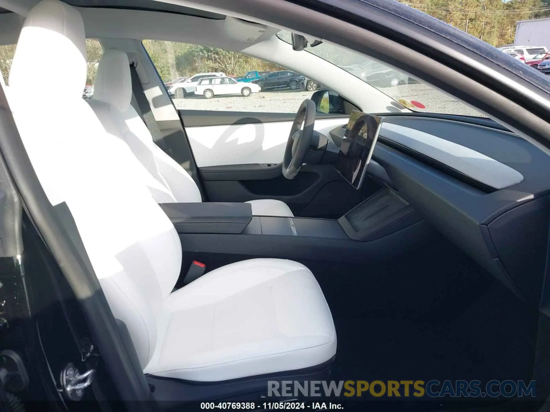 5 Photograph of a damaged car 5YJ3E1EA0RF848822 TESLA MODEL 3 2024
