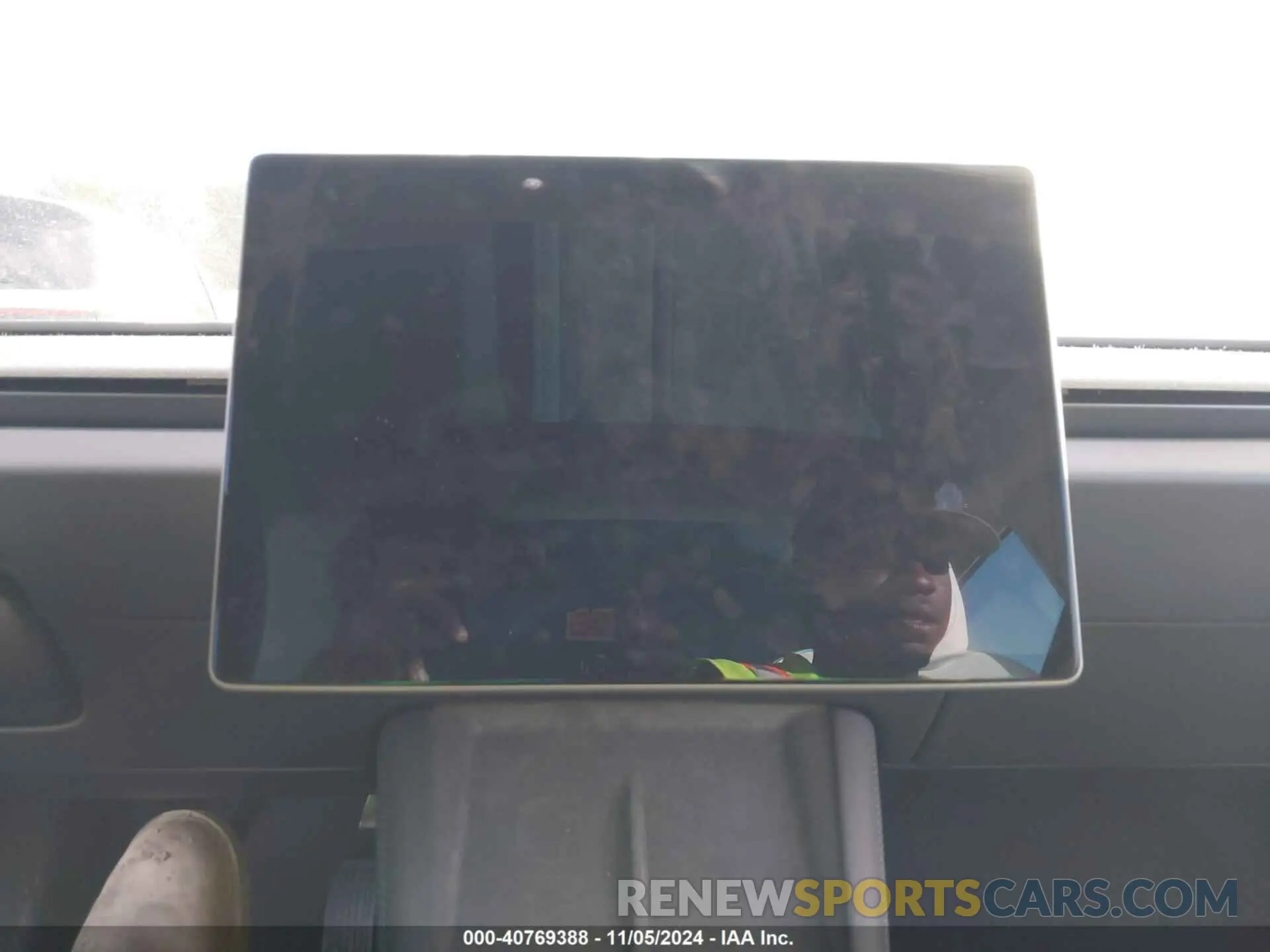7 Photograph of a damaged car 5YJ3E1EA0RF848822 TESLA MODEL 3 2024