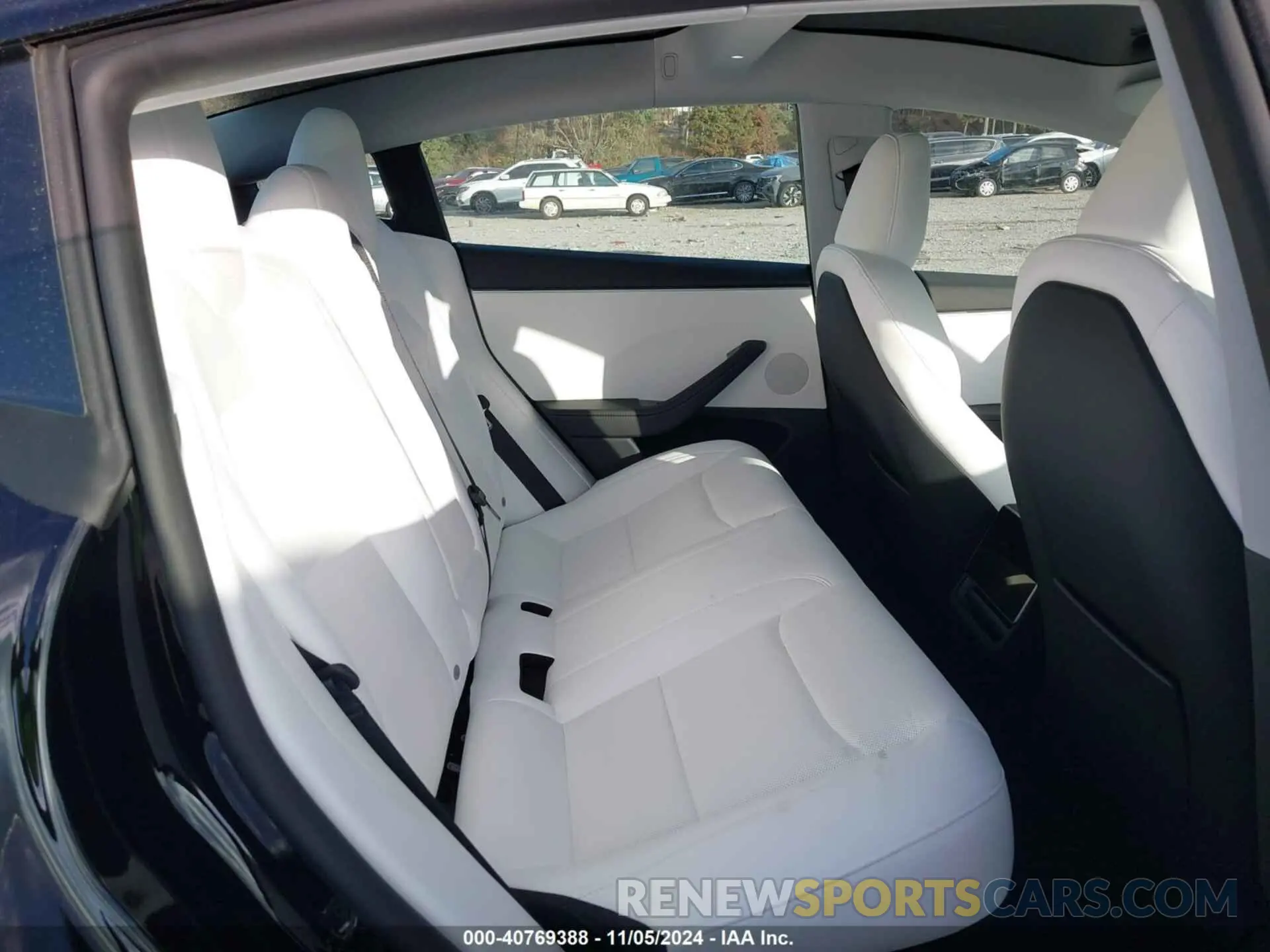 8 Photograph of a damaged car 5YJ3E1EA0RF848822 TESLA MODEL 3 2024
