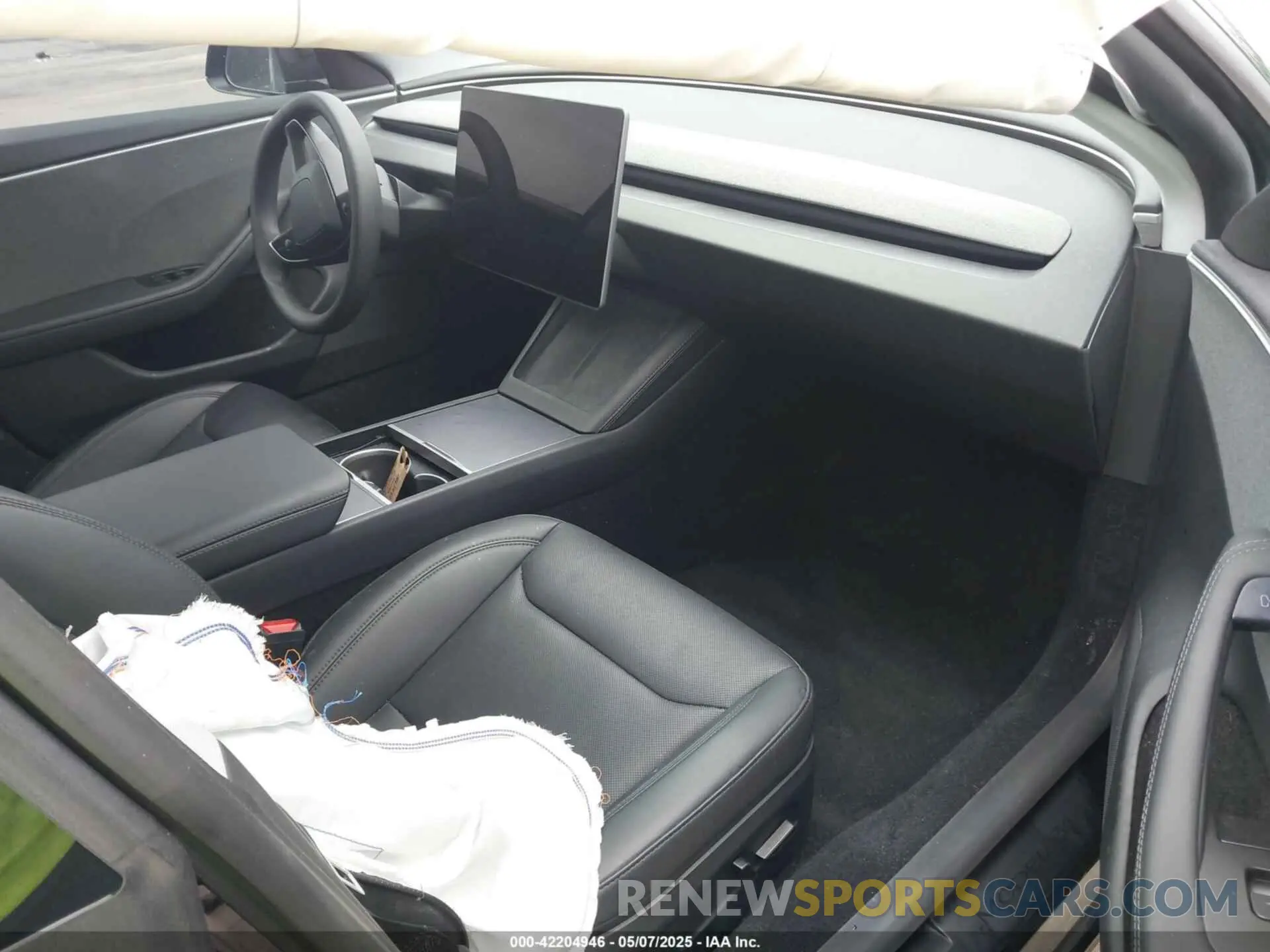 5 Photograph of a damaged car 5YJ3E1EA0RF856726 TESLA MODEL 3 2024