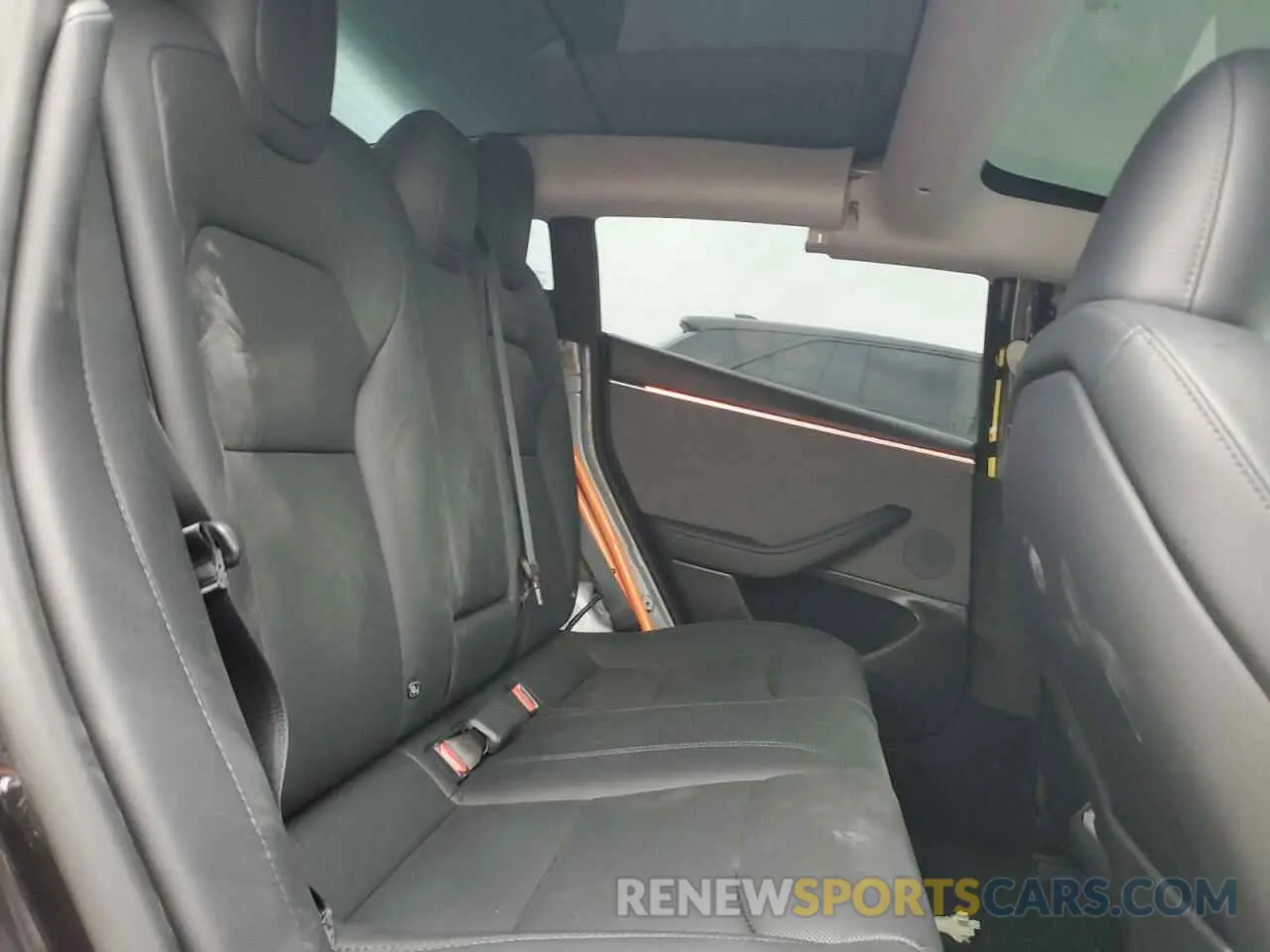 10 Photograph of a damaged car 5YJ3E1EA0RF861070 TESLA MODEL 3 2024