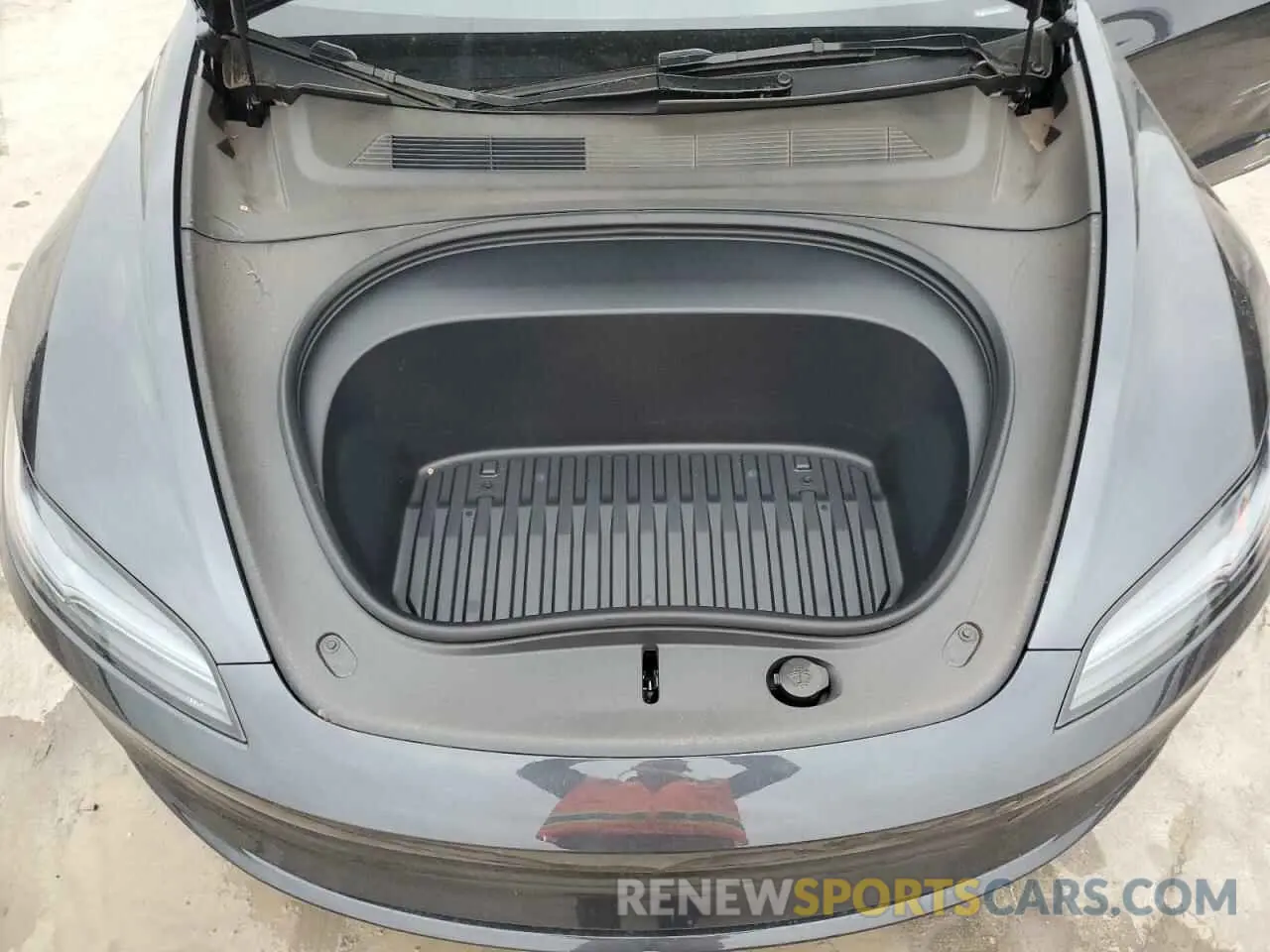 11 Photograph of a damaged car 5YJ3E1EA0RF861070 TESLA MODEL 3 2024