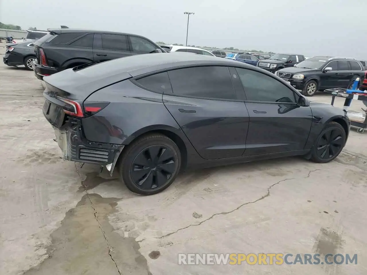 3 Photograph of a damaged car 5YJ3E1EA0RF861070 TESLA MODEL 3 2024