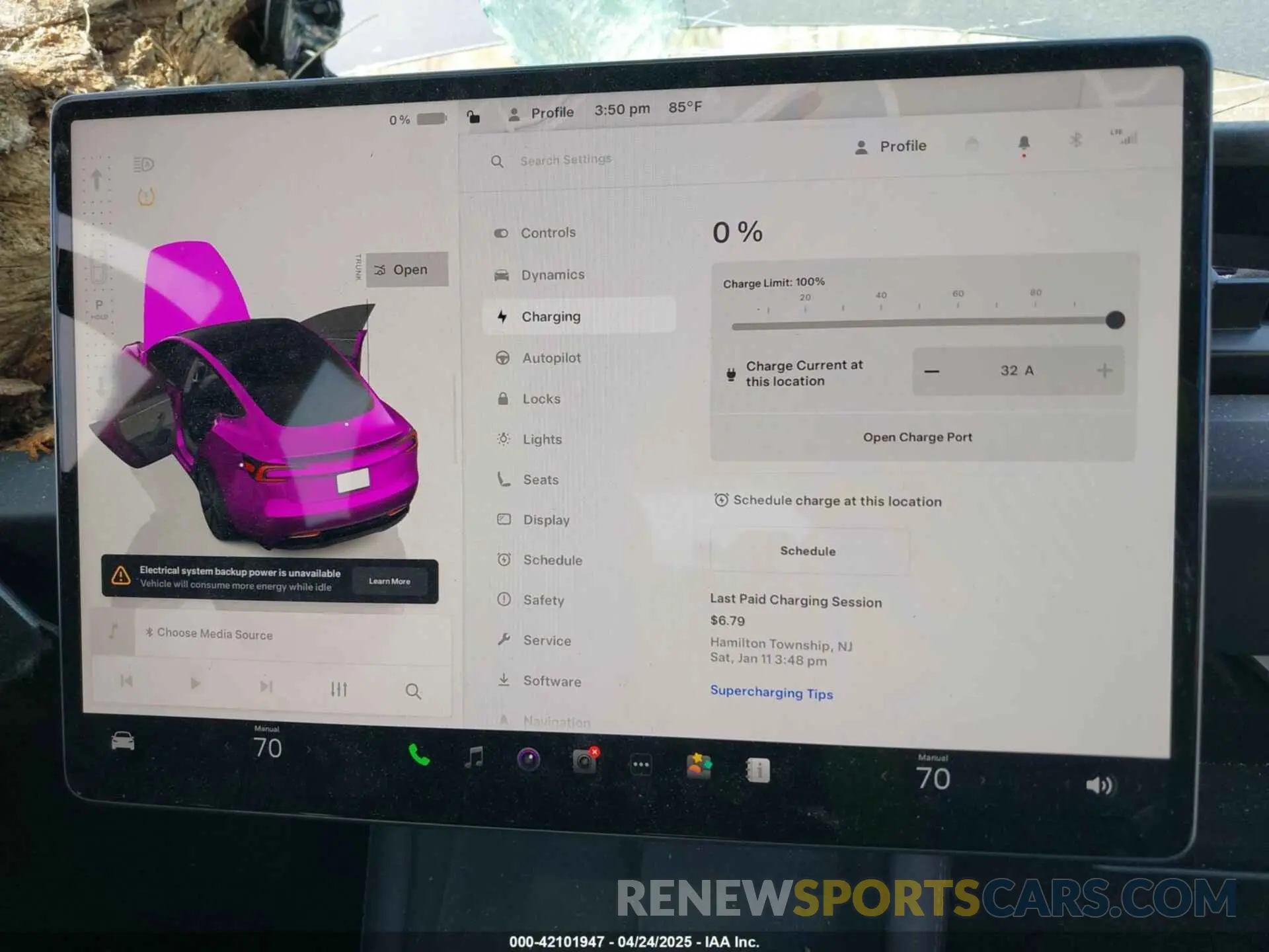 17 Photograph of a damaged car 5YJ3E1EA1RF735719 TESLA MODEL 3 2024