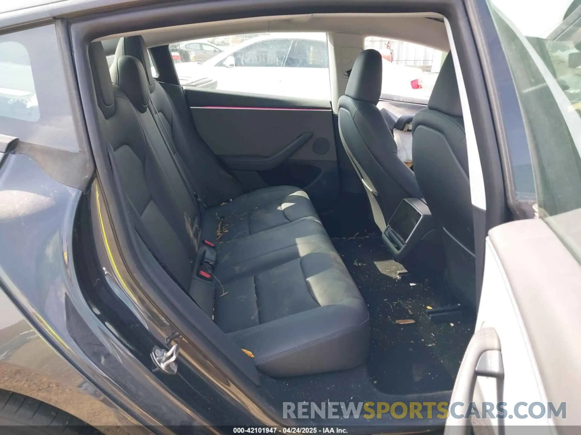 8 Photograph of a damaged car 5YJ3E1EA1RF735719 TESLA MODEL 3 2024