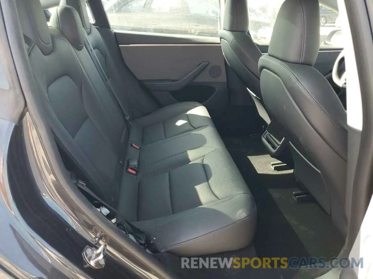10 Photograph of a damaged car 5YJ3E1EA1RF740788 TESLA MODEL 3 2024