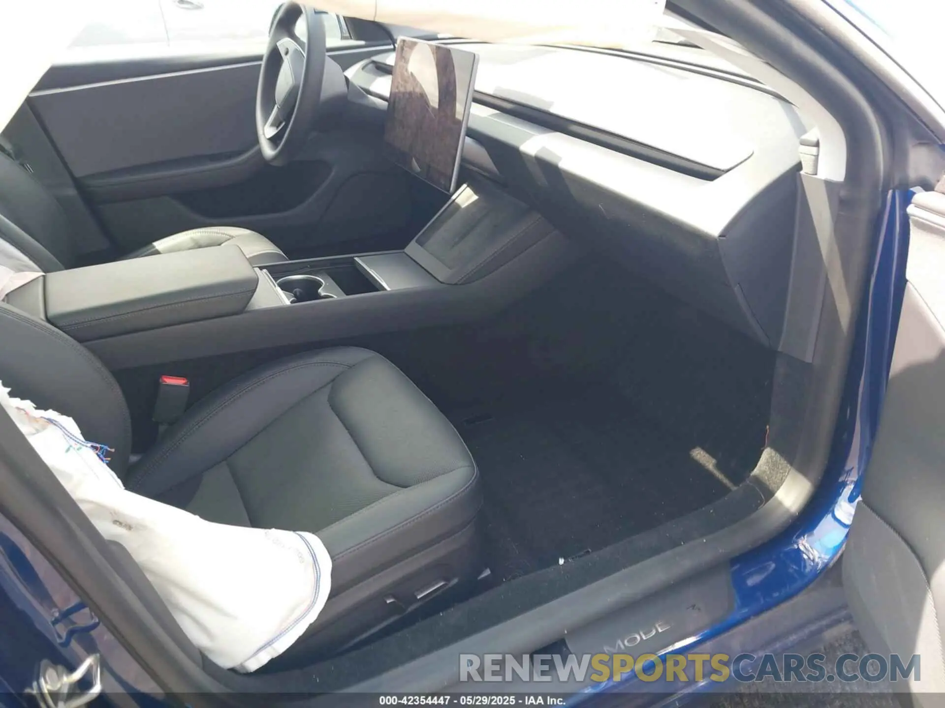 5 Photograph of a damaged car 5YJ3E1EA1RF744291 TESLA MODEL 3 2024