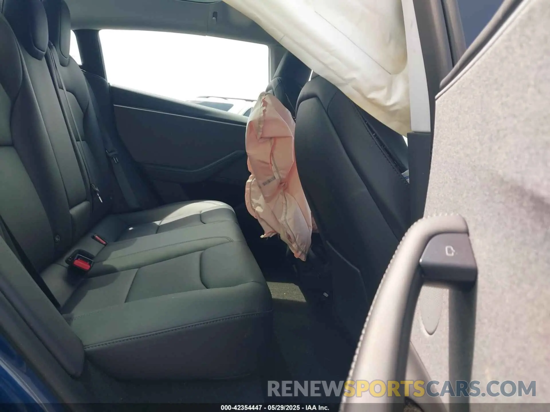 8 Photograph of a damaged car 5YJ3E1EA1RF744291 TESLA MODEL 3 2024