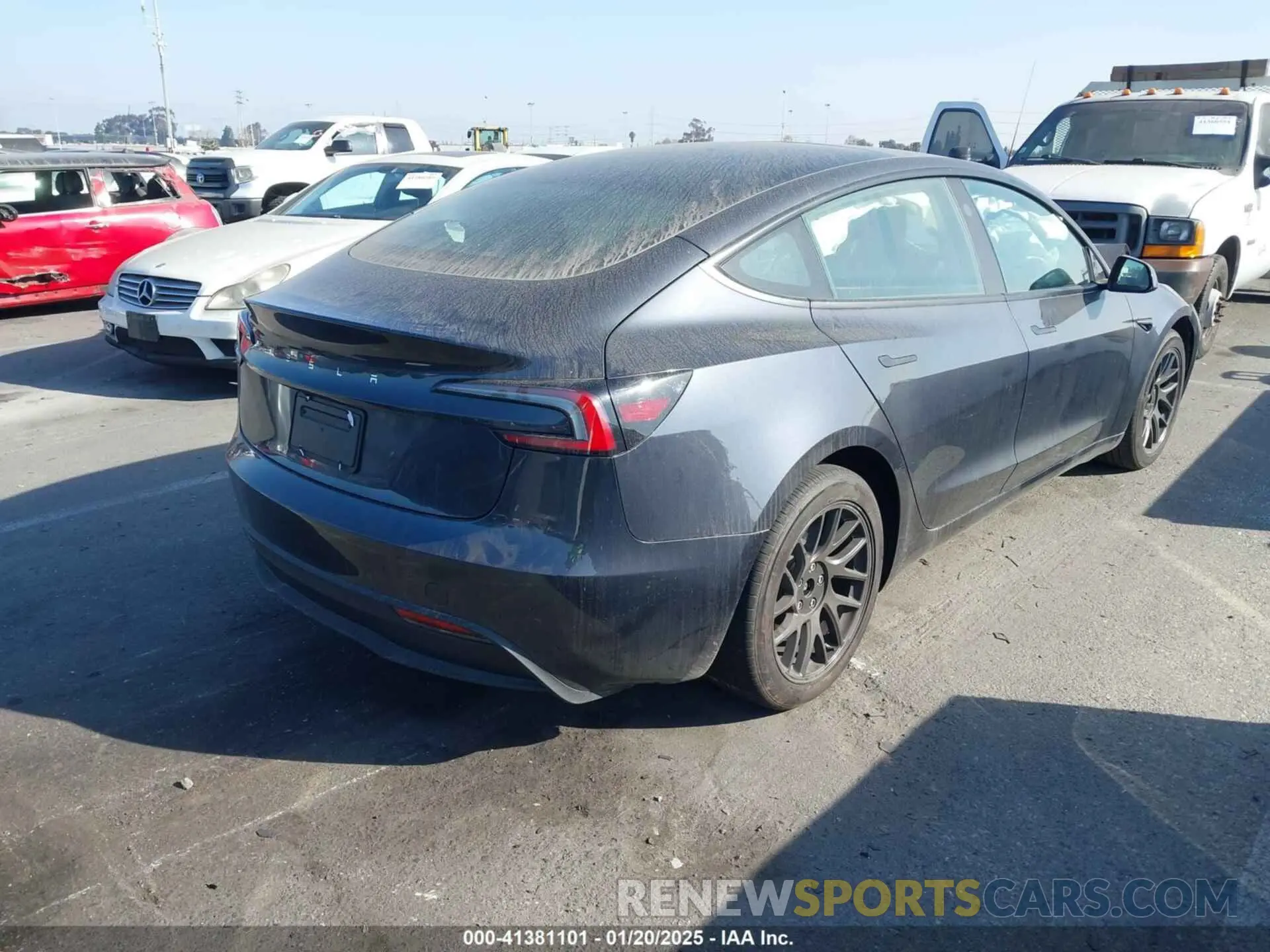 4 Photograph of a damaged car 5YJ3E1EA1RF745909 TESLA MODEL 3 2024