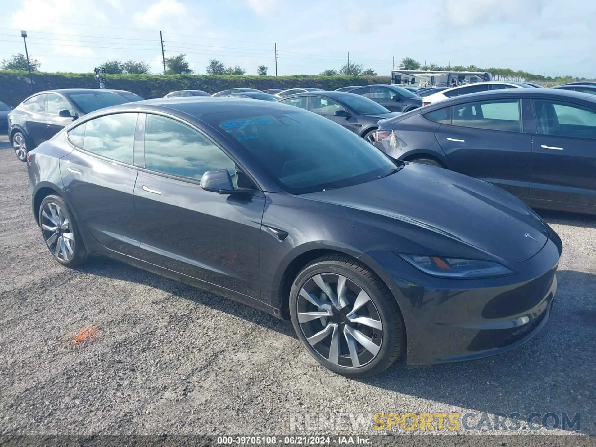 1 Photograph of a damaged car 5YJ3E1EA1RF768929 TESLA MODEL 3 2024