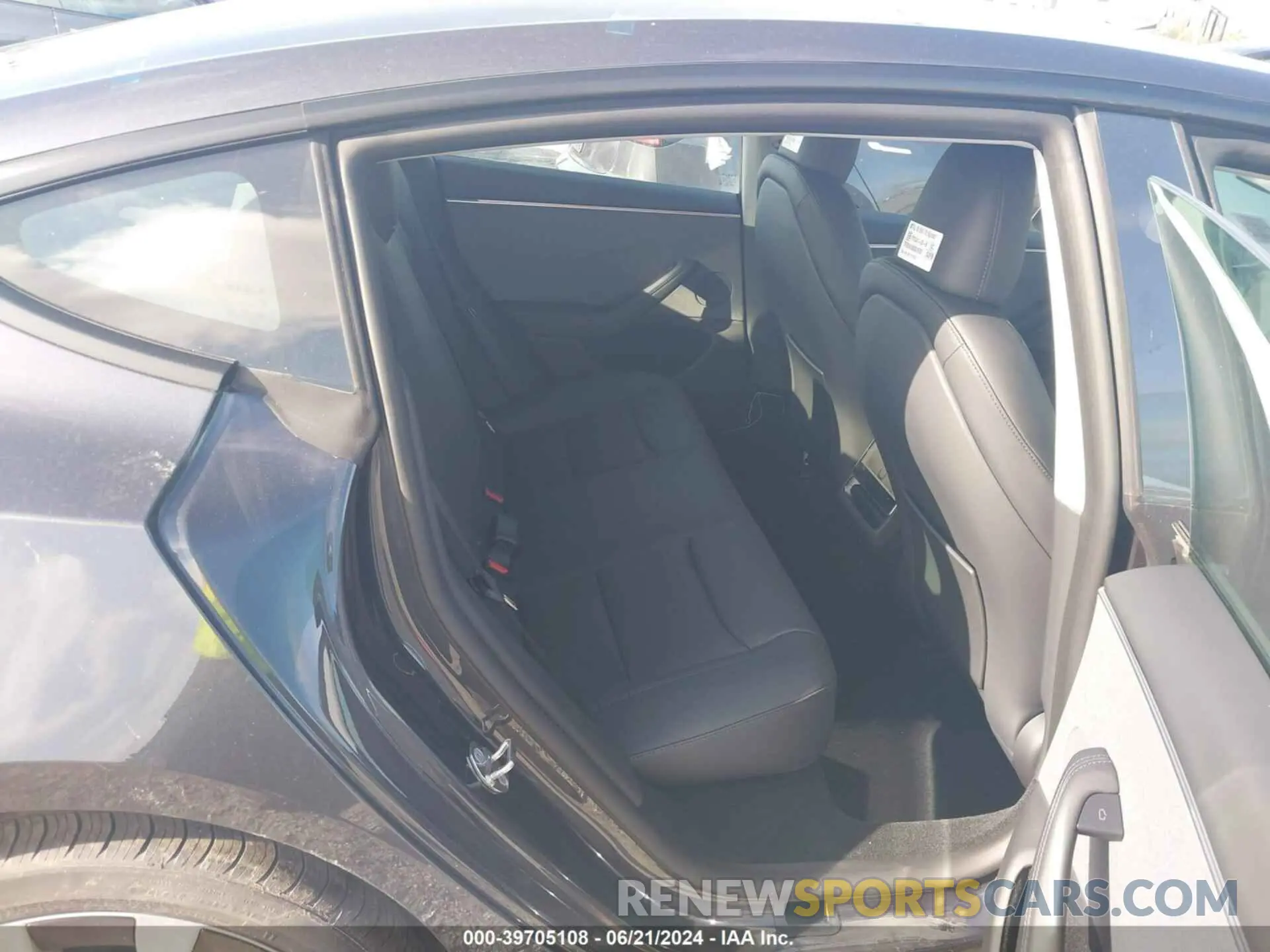 8 Photograph of a damaged car 5YJ3E1EA1RF768929 TESLA MODEL 3 2024