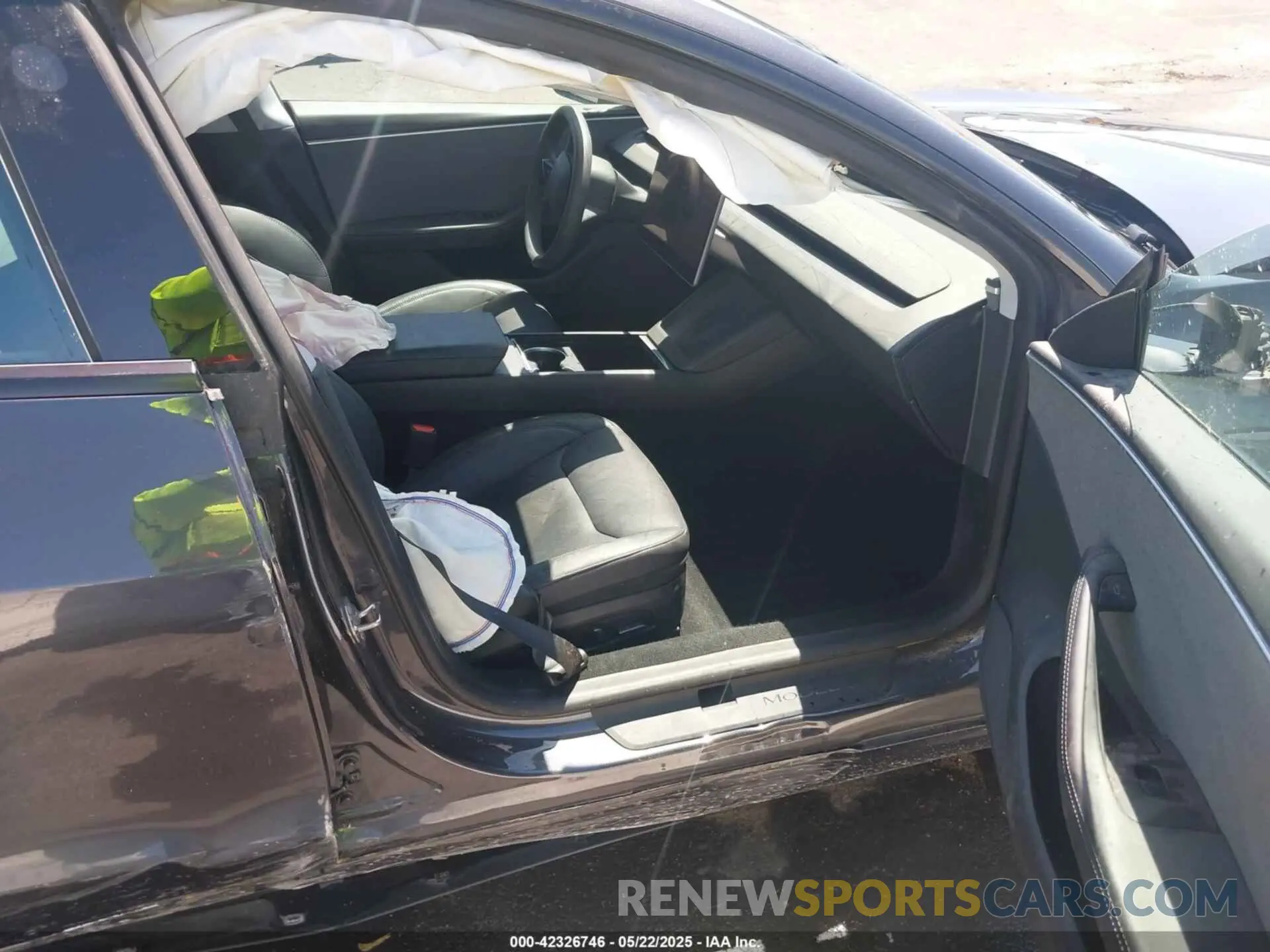 5 Photograph of a damaged car 5YJ3E1EA1RF782328 TESLA MODEL 3 2024