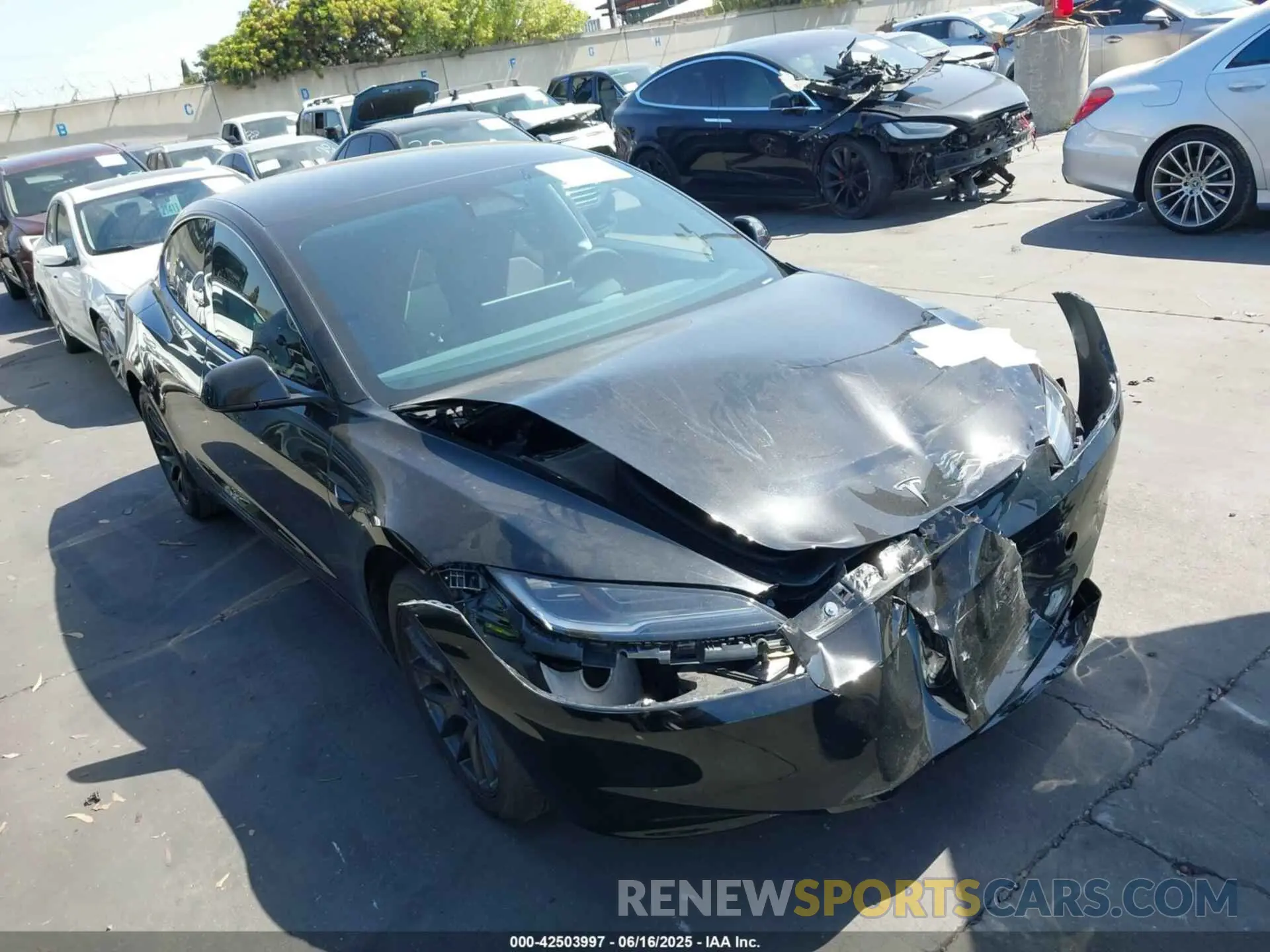 1 Photograph of a damaged car 5YJ3E1EA1RF821113 TESLA MODEL 3 2024