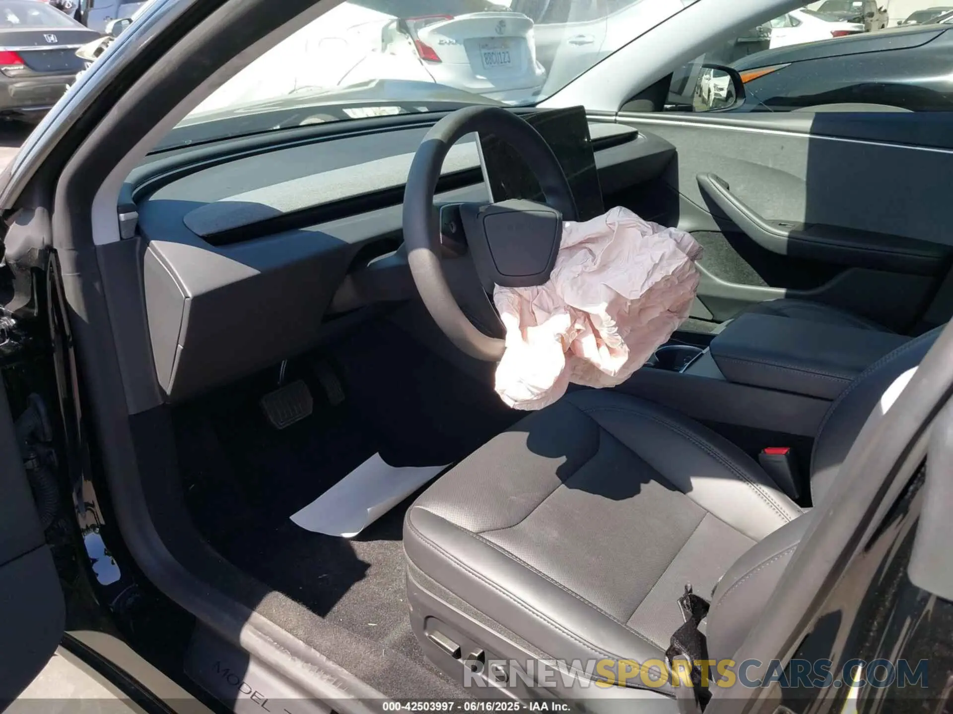 20 Photograph of a damaged car 5YJ3E1EA1RF821113 TESLA MODEL 3 2024