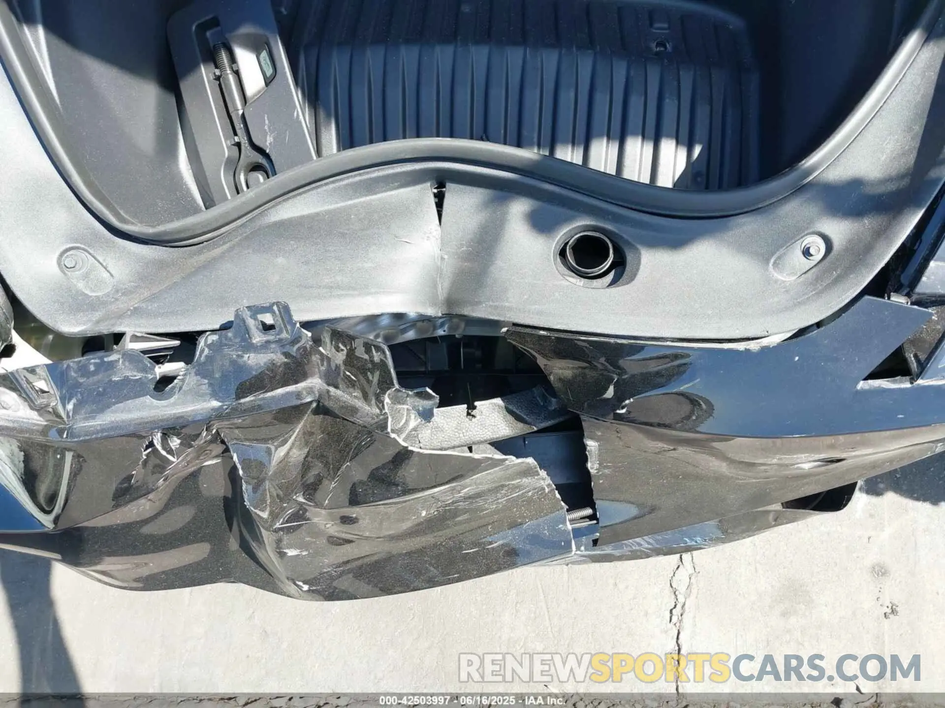 23 Photograph of a damaged car 5YJ3E1EA1RF821113 TESLA MODEL 3 2024