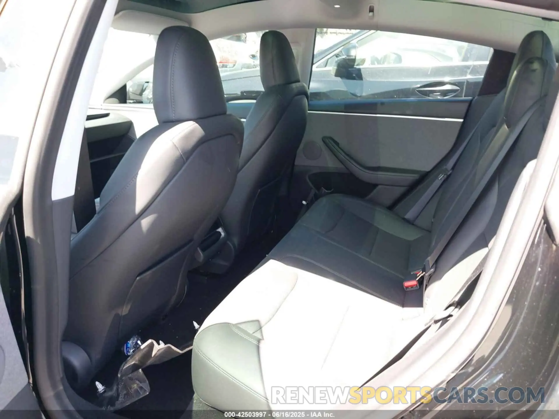 24 Photograph of a damaged car 5YJ3E1EA1RF821113 TESLA MODEL 3 2024