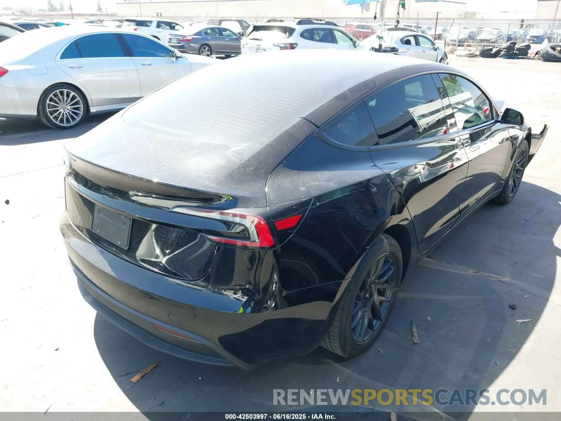4 Photograph of a damaged car 5YJ3E1EA1RF821113 TESLA MODEL 3 2024