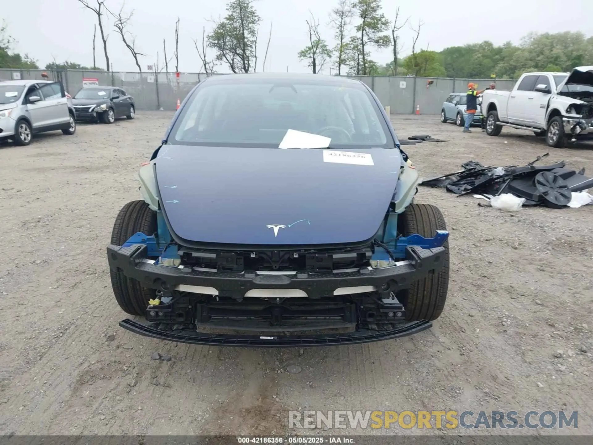 13 Photograph of a damaged car 5YJ3E1EA1RF830569 TESLA MODEL 3 2024