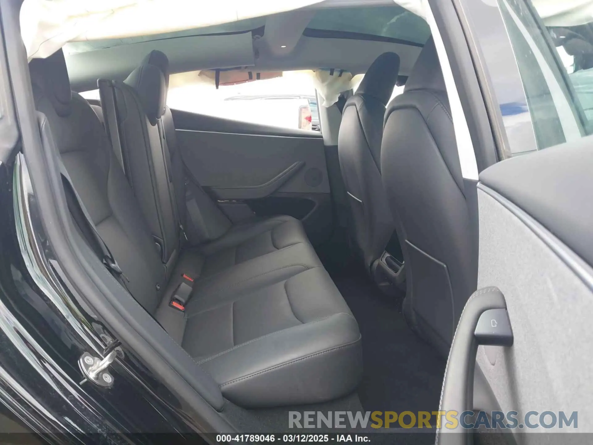 8 Photograph of a damaged car 5YJ3E1EA1RF831561 TESLA MODEL 3 2024