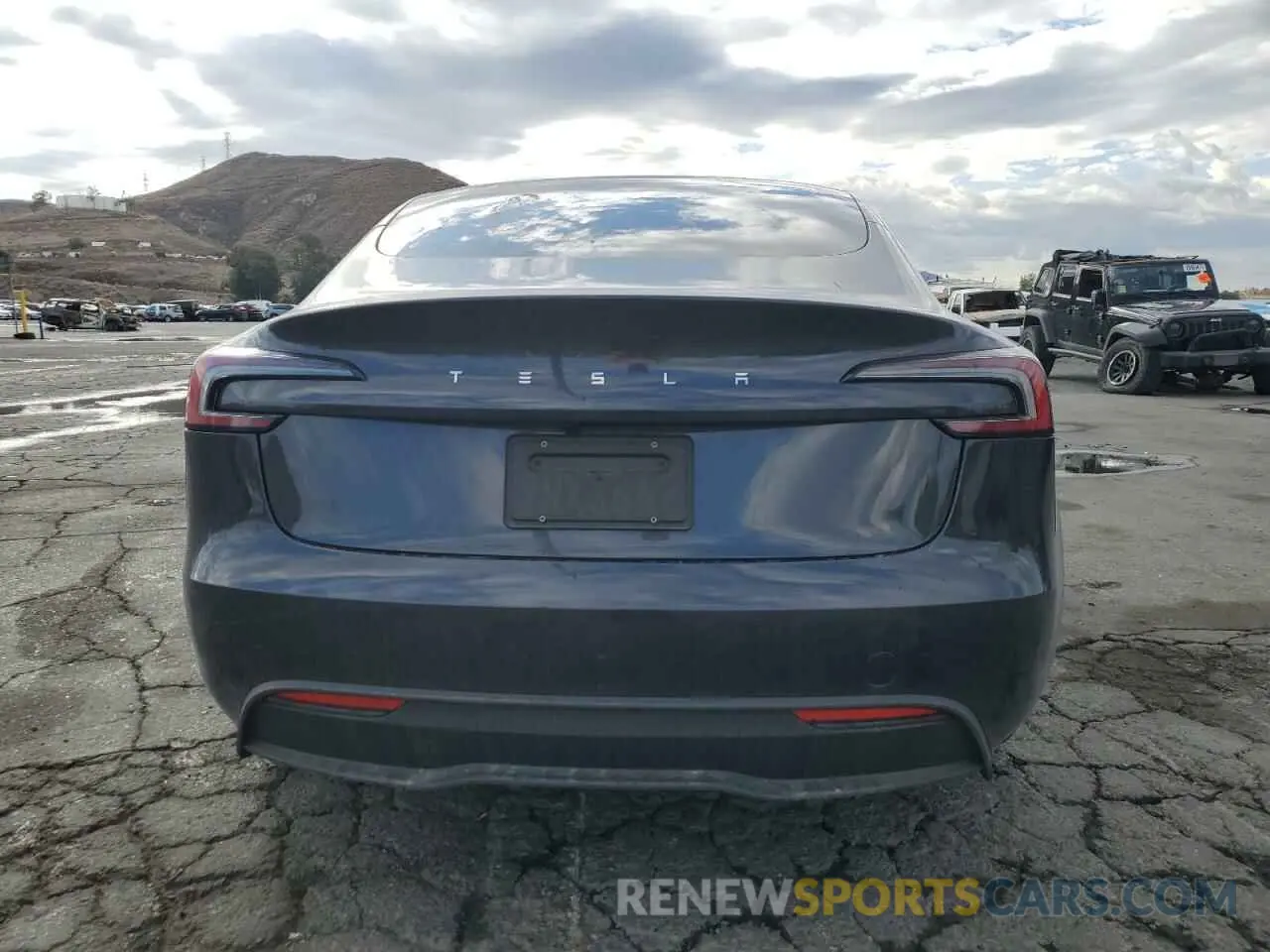 6 Photograph of a damaged car 5YJ3E1EA1RF846836 TESLA MODEL 3 2024