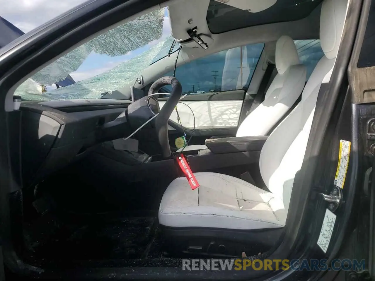 7 Photograph of a damaged car 5YJ3E1EA1RF846836 TESLA MODEL 3 2024