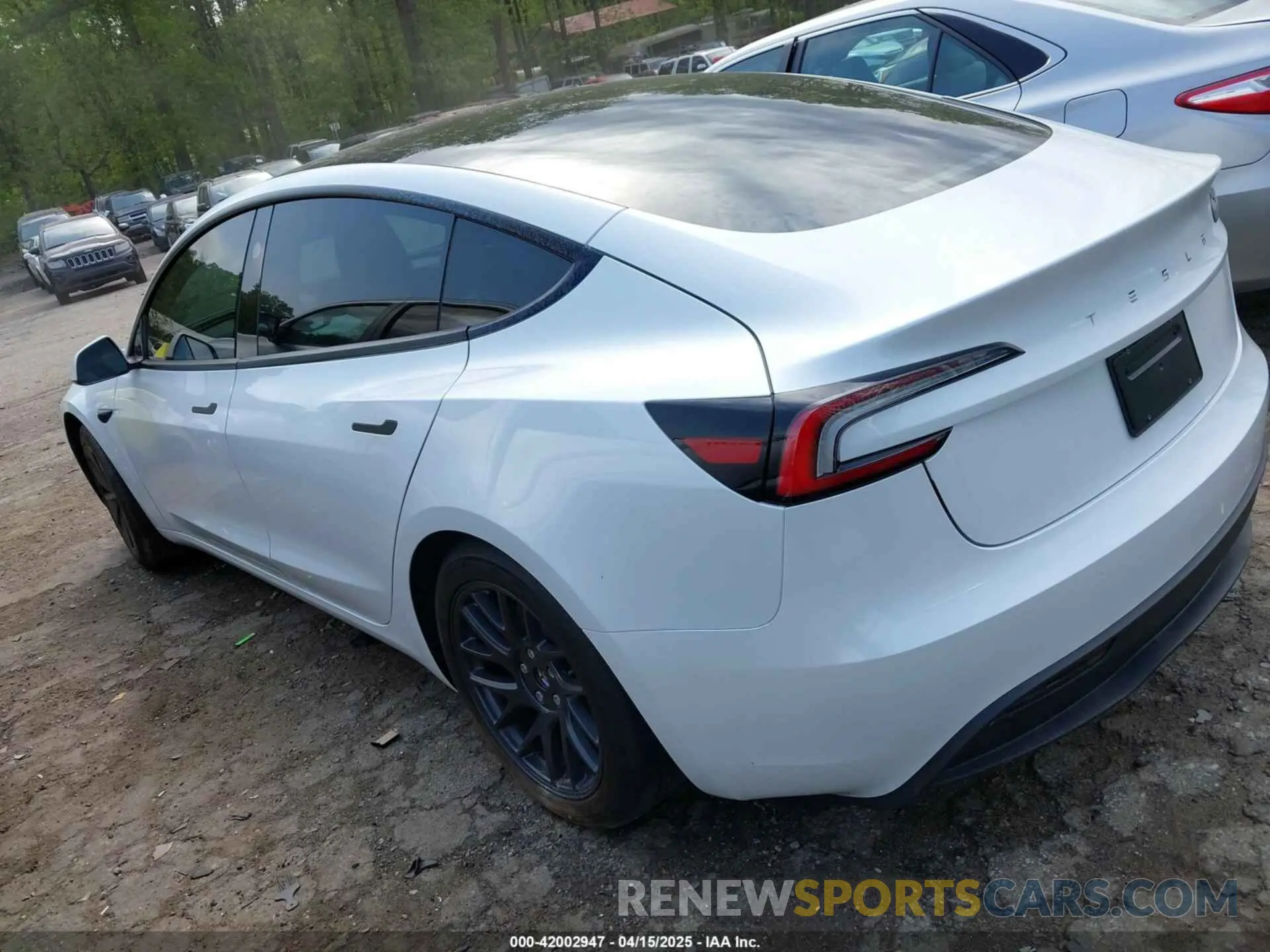 3 Photograph of a damaged car 5YJ3E1EA1RF853625 TESLA MODEL 3 2024