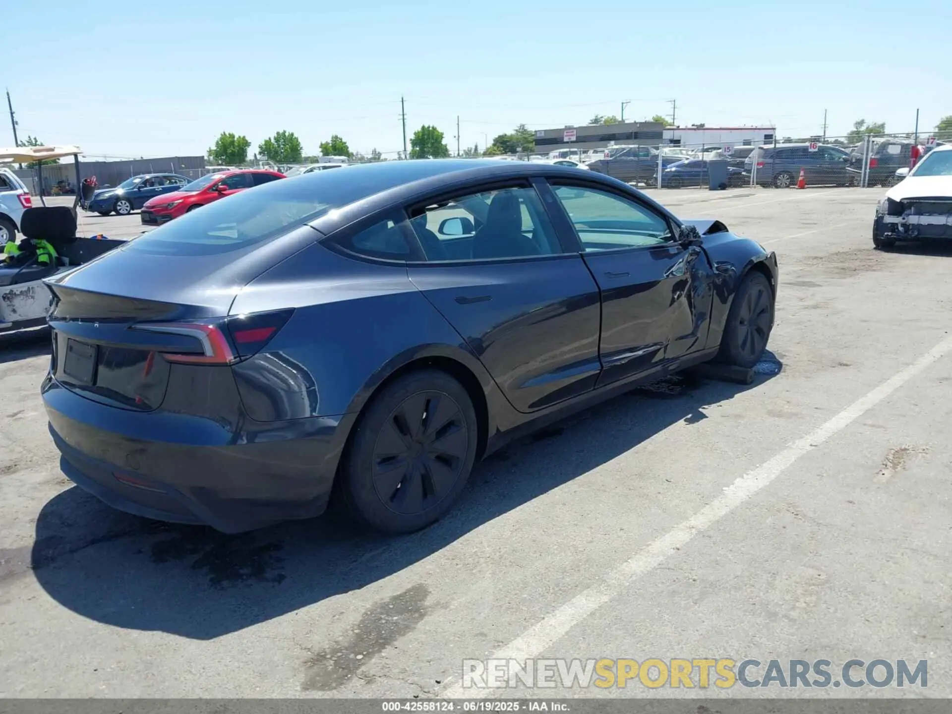 4 Photograph of a damaged car 5YJ3E1EA1RF861420 TESLA MODEL 3 2024