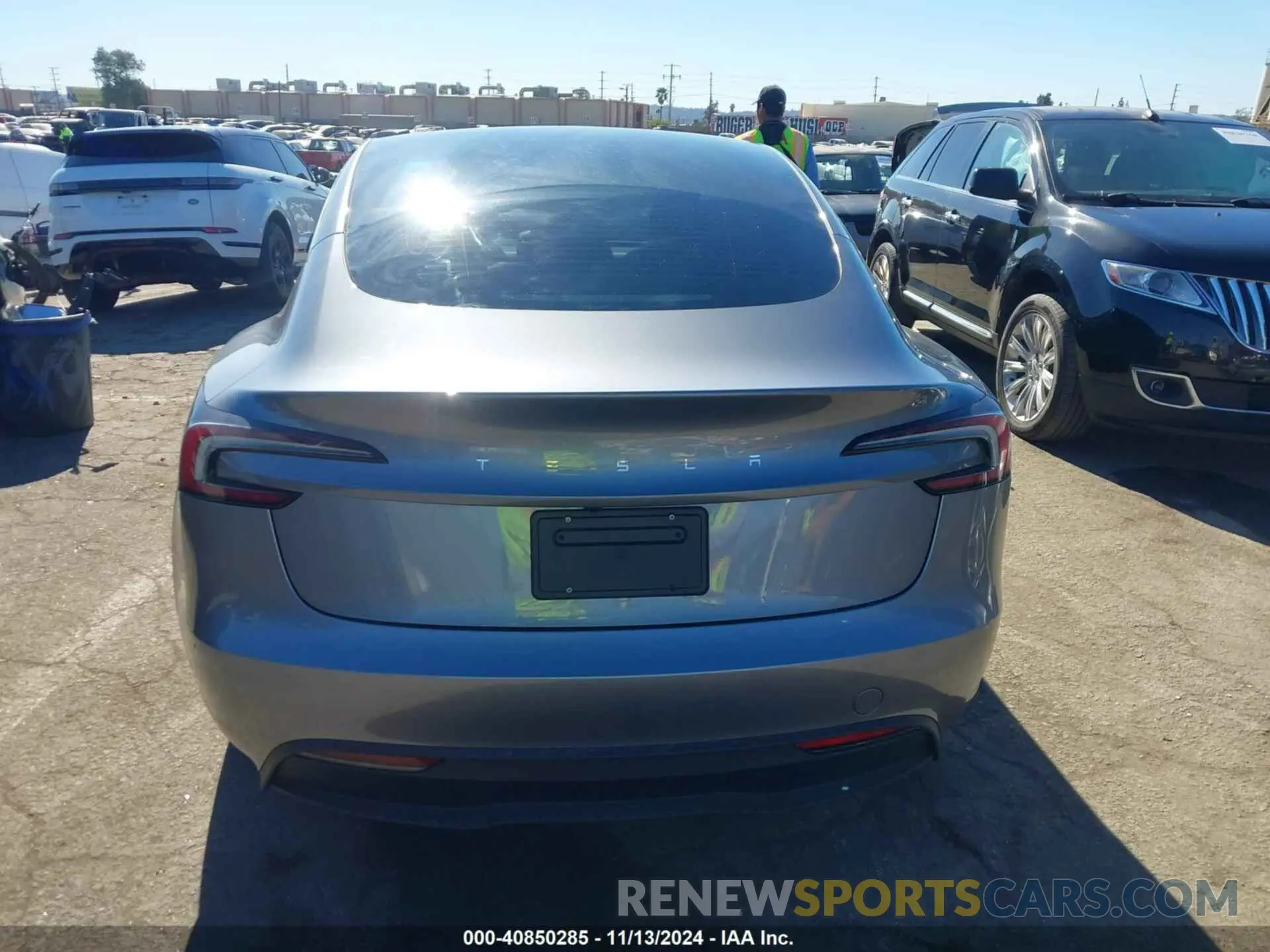 17 Photograph of a damaged car 5YJ3E1EA1RF863345 TESLA MODEL 3 2024