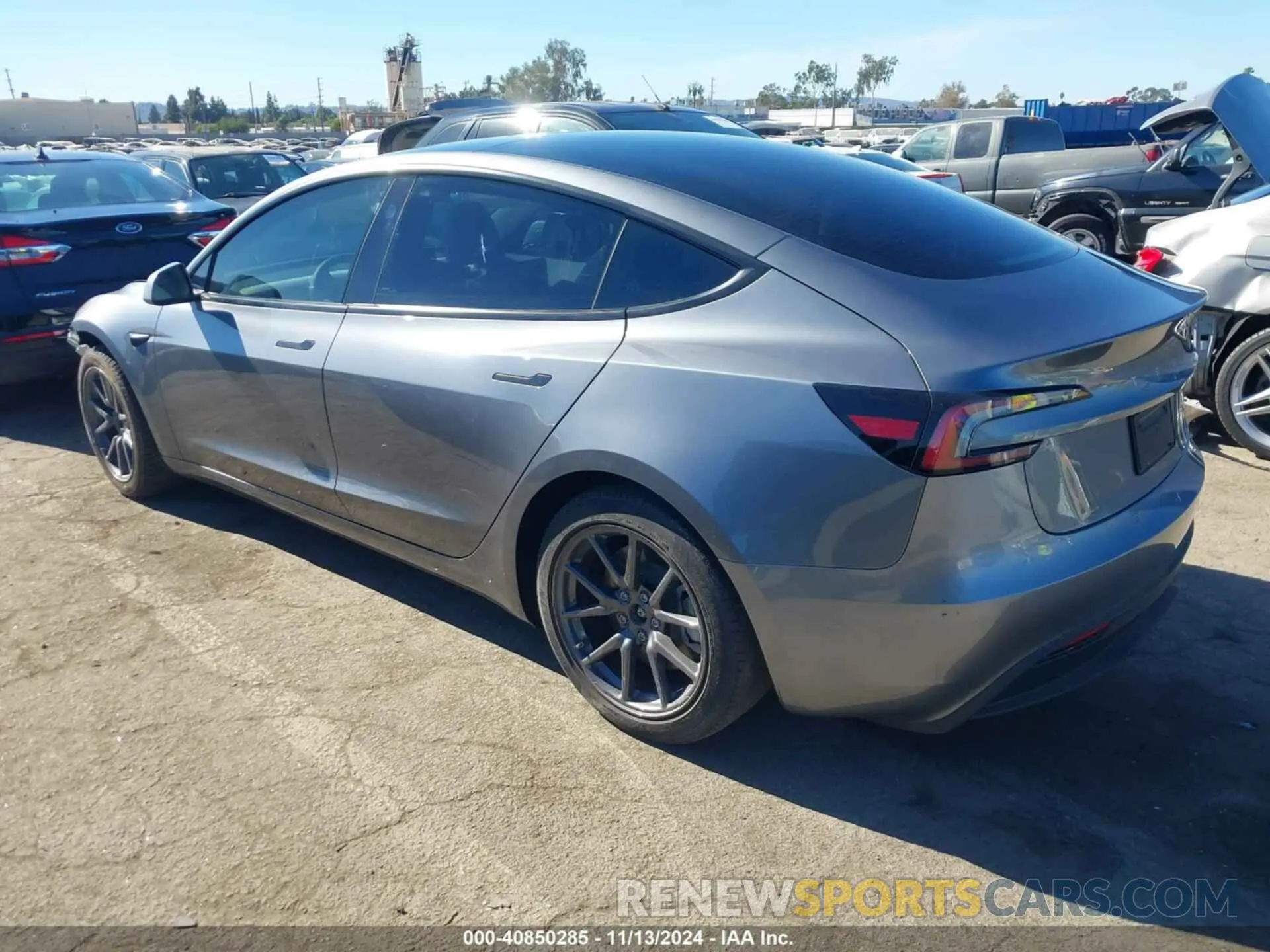 3 Photograph of a damaged car 5YJ3E1EA1RF863345 TESLA MODEL 3 2024