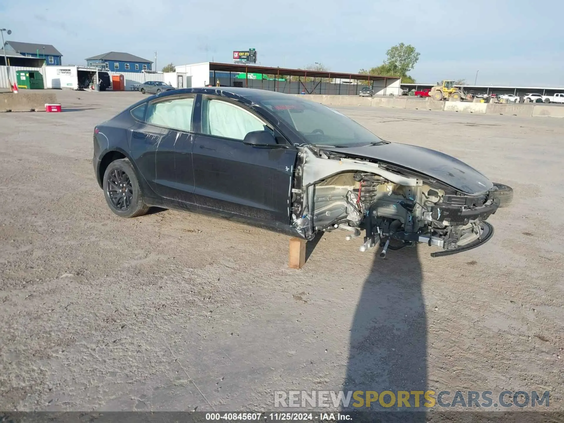 1 Photograph of a damaged car 5YJ3E1EA2RF731288 TESLA MODEL 3 2024