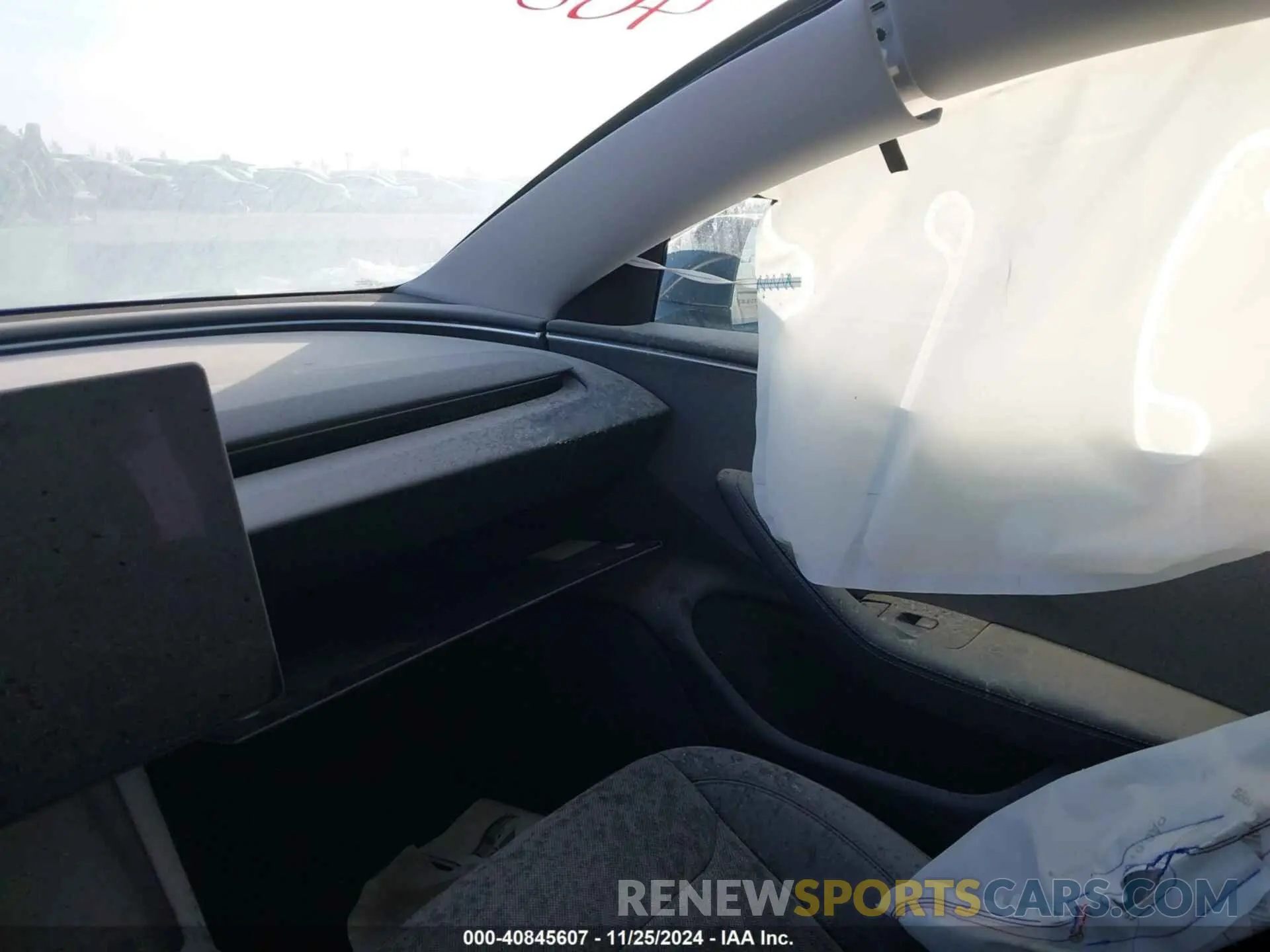 5 Photograph of a damaged car 5YJ3E1EA2RF731288 TESLA MODEL 3 2024