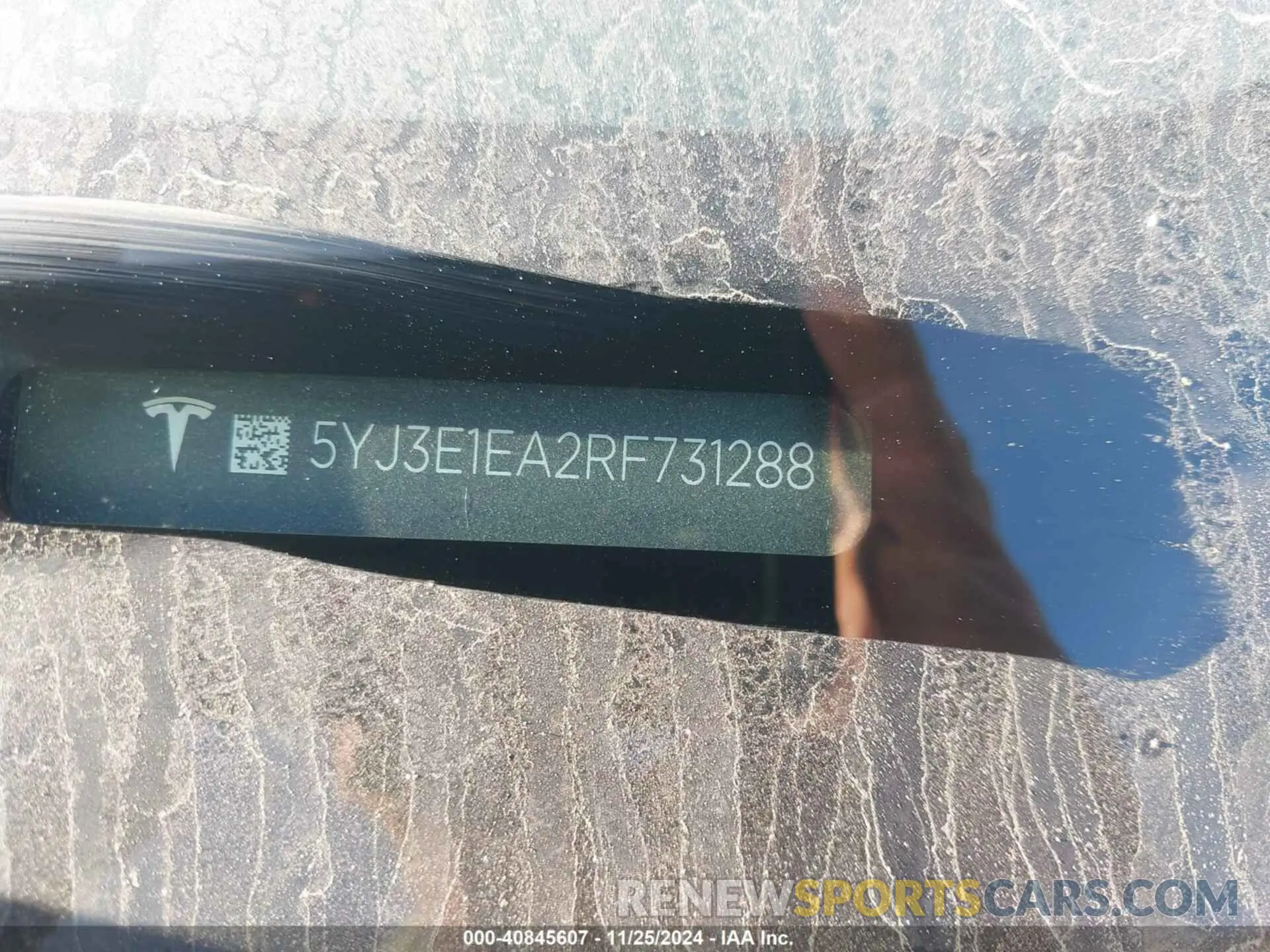 9 Photograph of a damaged car 5YJ3E1EA2RF731288 TESLA MODEL 3 2024