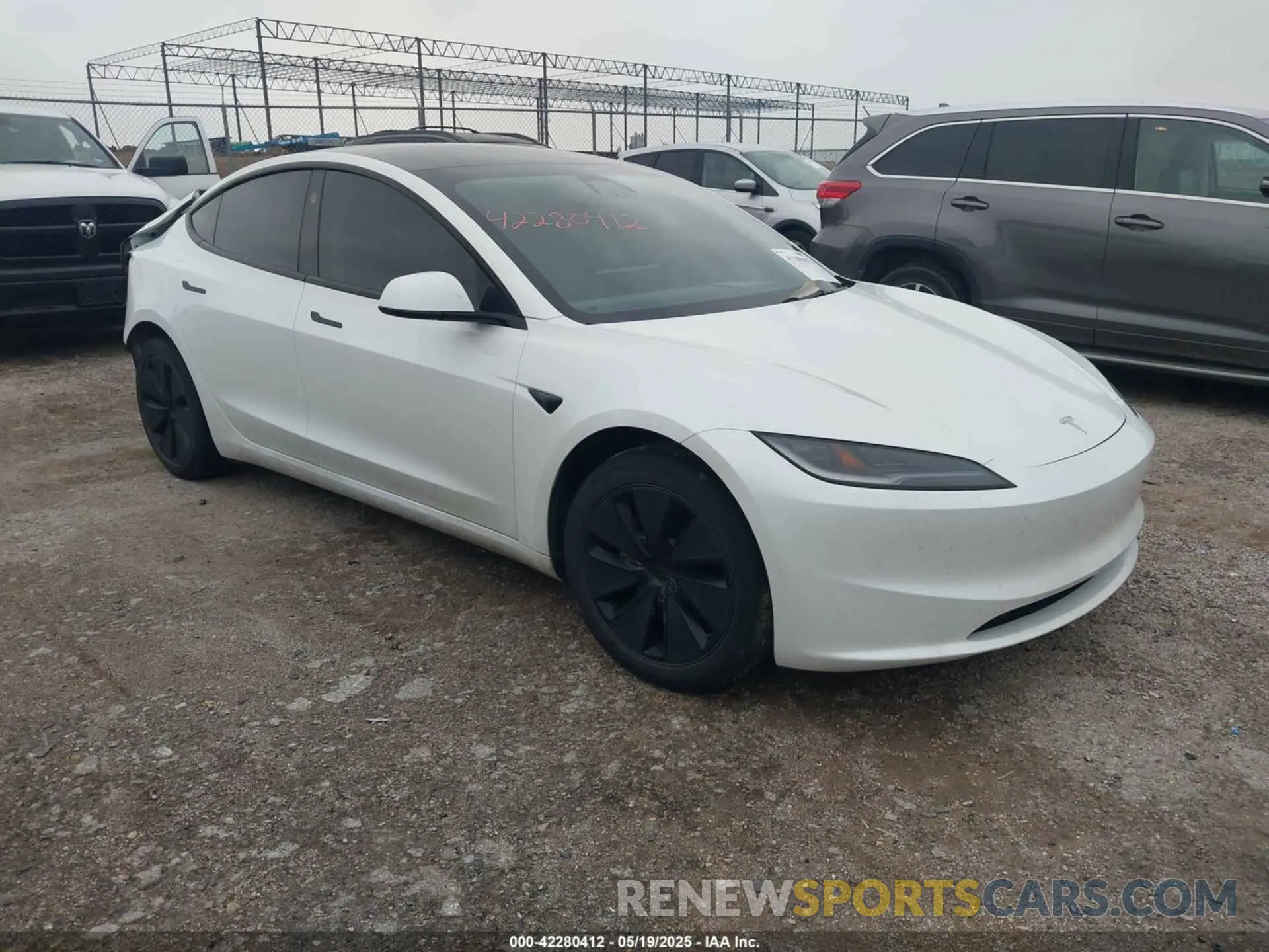 1 Photograph of a damaged car 5YJ3E1EA2RF731579 TESLA MODEL 3 2024