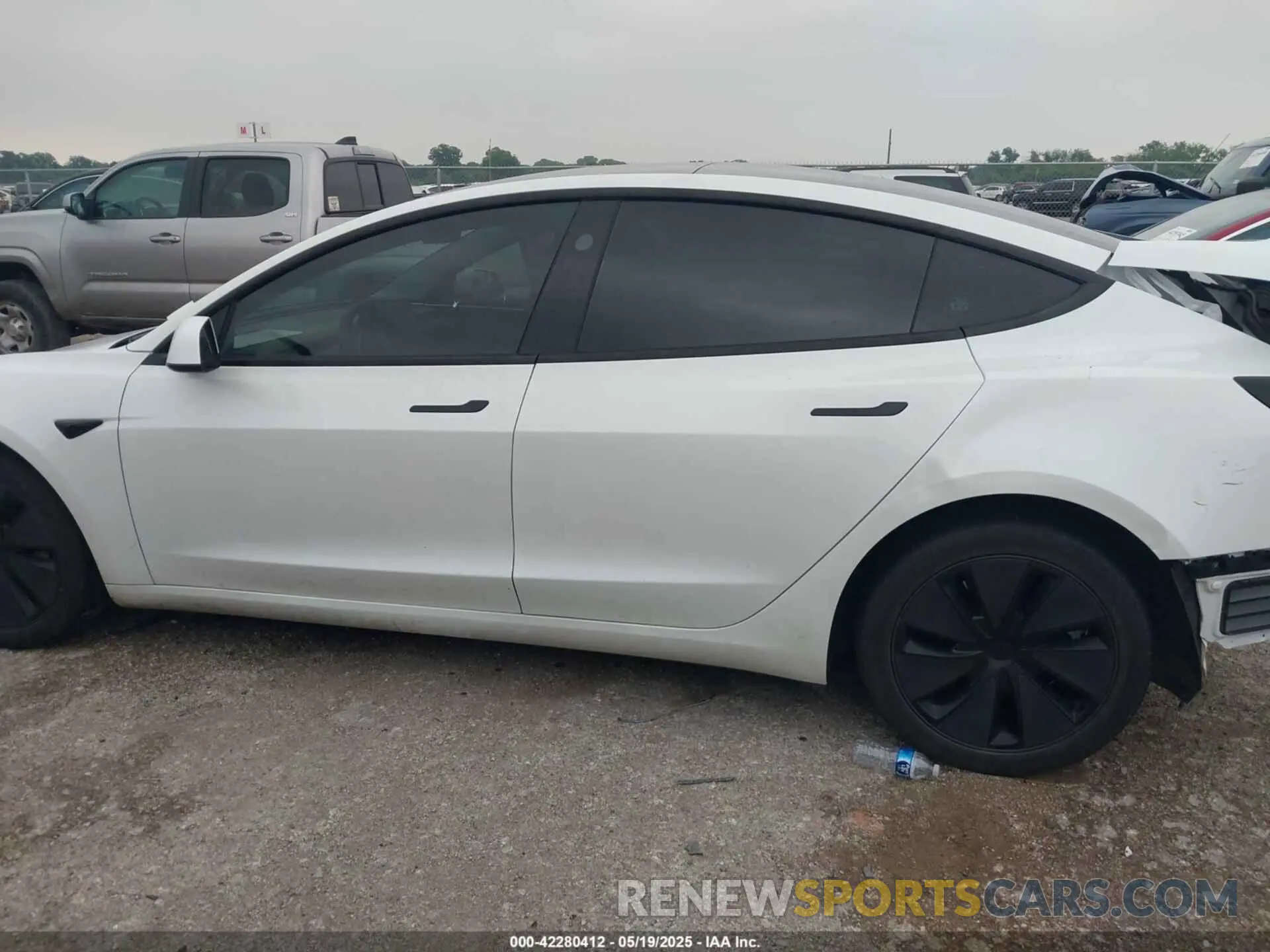 13 Photograph of a damaged car 5YJ3E1EA2RF731579 TESLA MODEL 3 2024