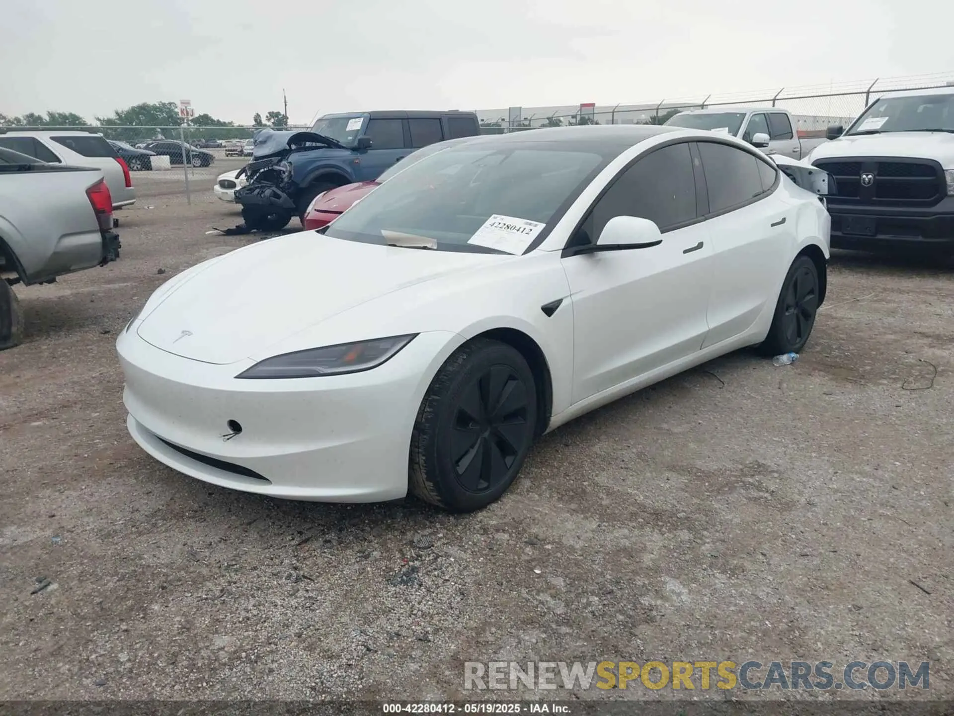 2 Photograph of a damaged car 5YJ3E1EA2RF731579 TESLA MODEL 3 2024