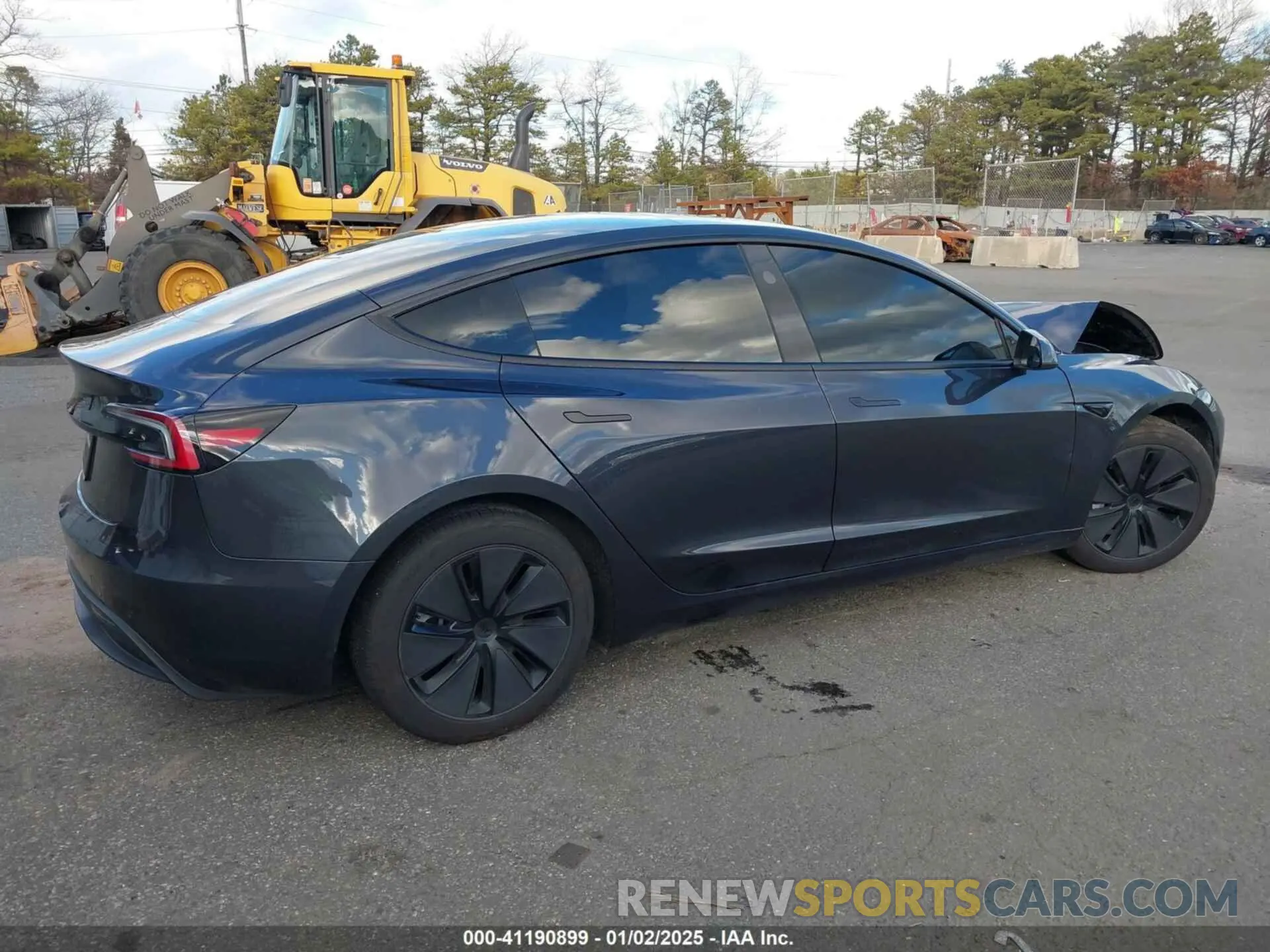 4 Photograph of a damaged car 5YJ3E1EA2RF736068 TESLA MODEL 3 2024